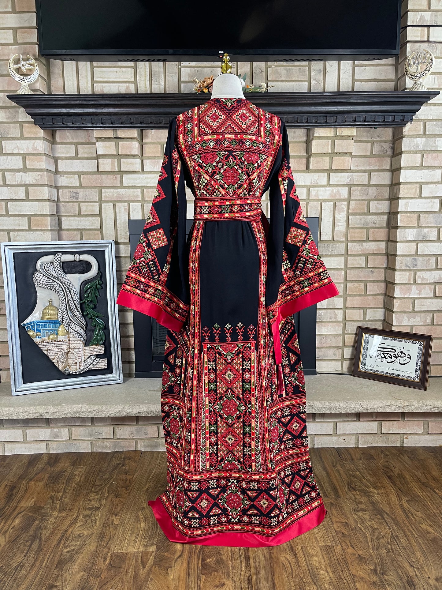 Black/Red Qalqilya Thobe