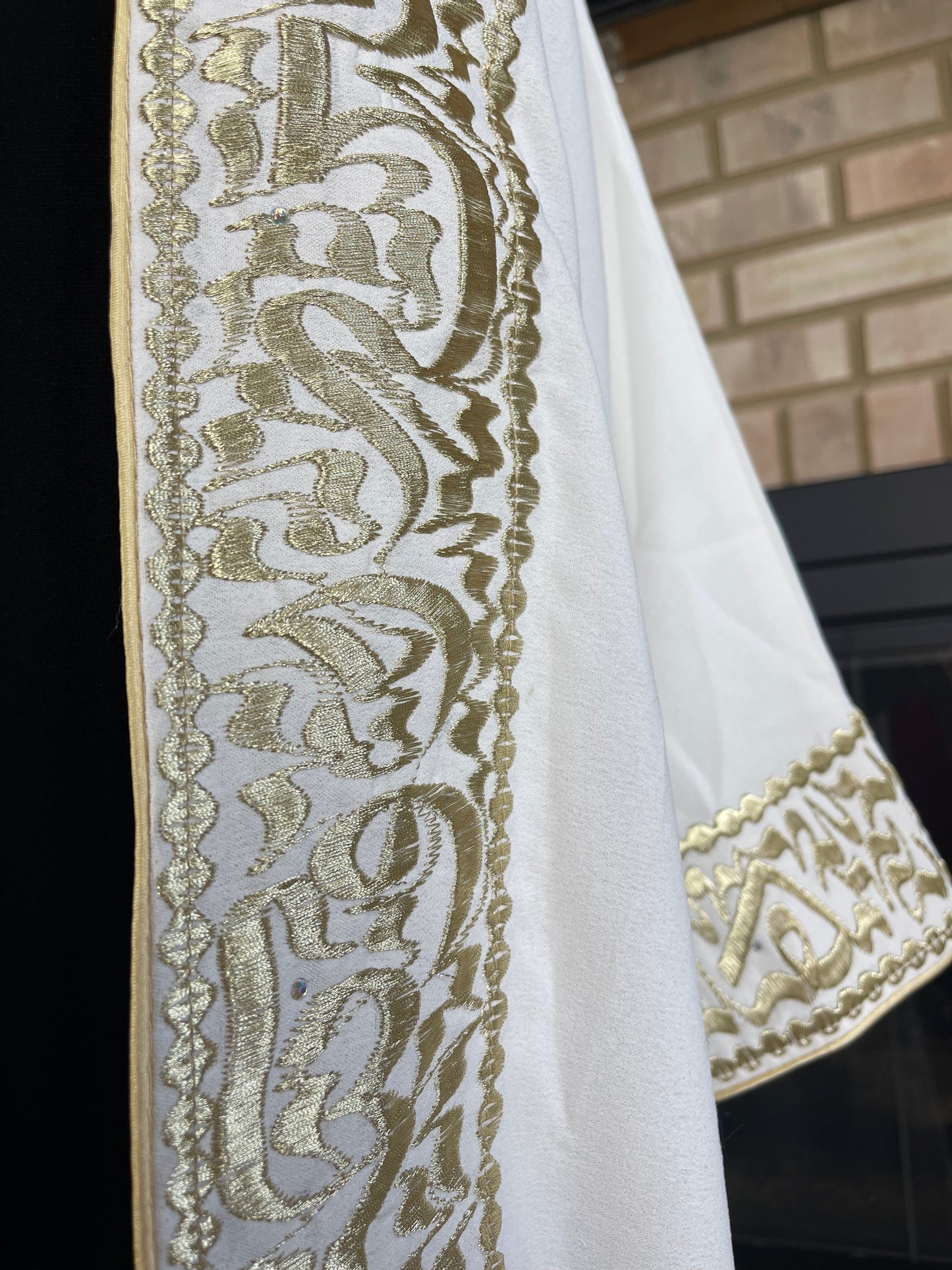 White/Gold Calligraphy Besht