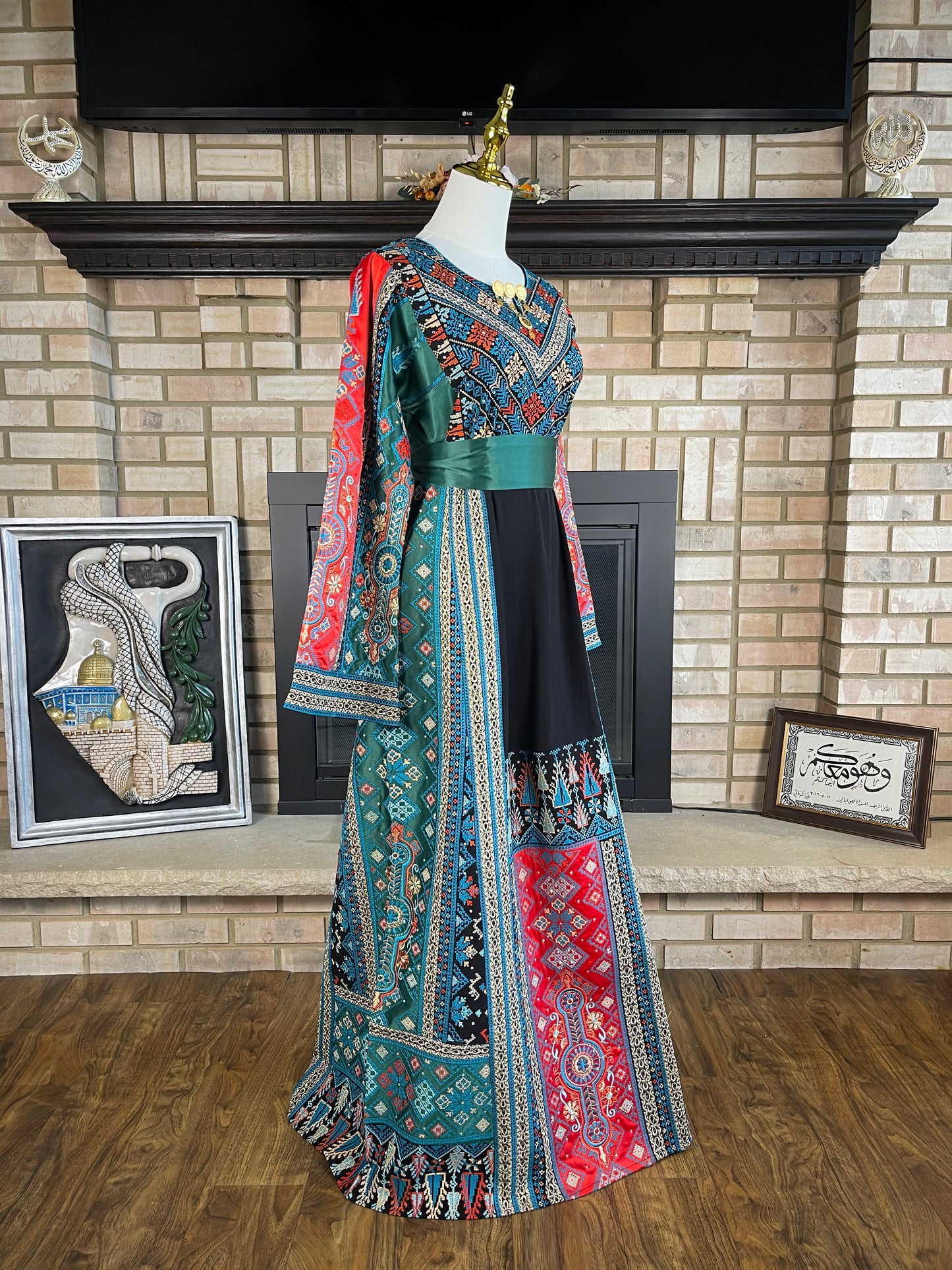 Black/Turquoise Tiberias Thobe