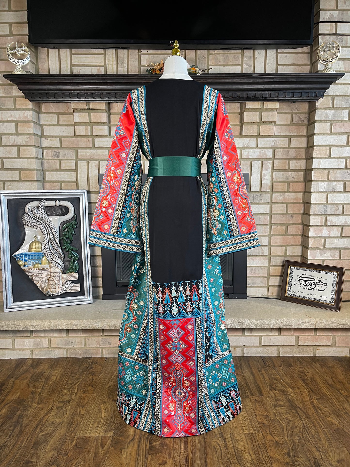 Black/Turquoise Tiberias Thobe