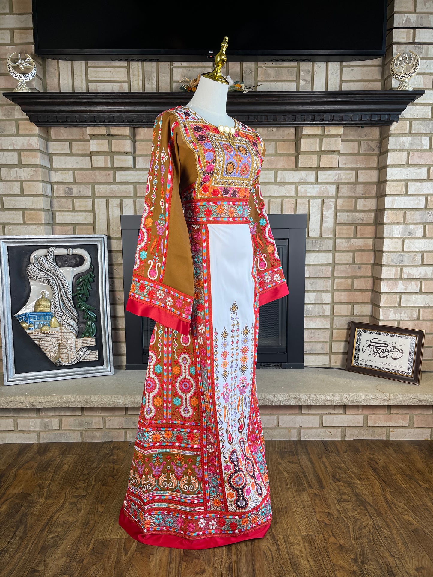 White/Ochre Malaka Thobe
