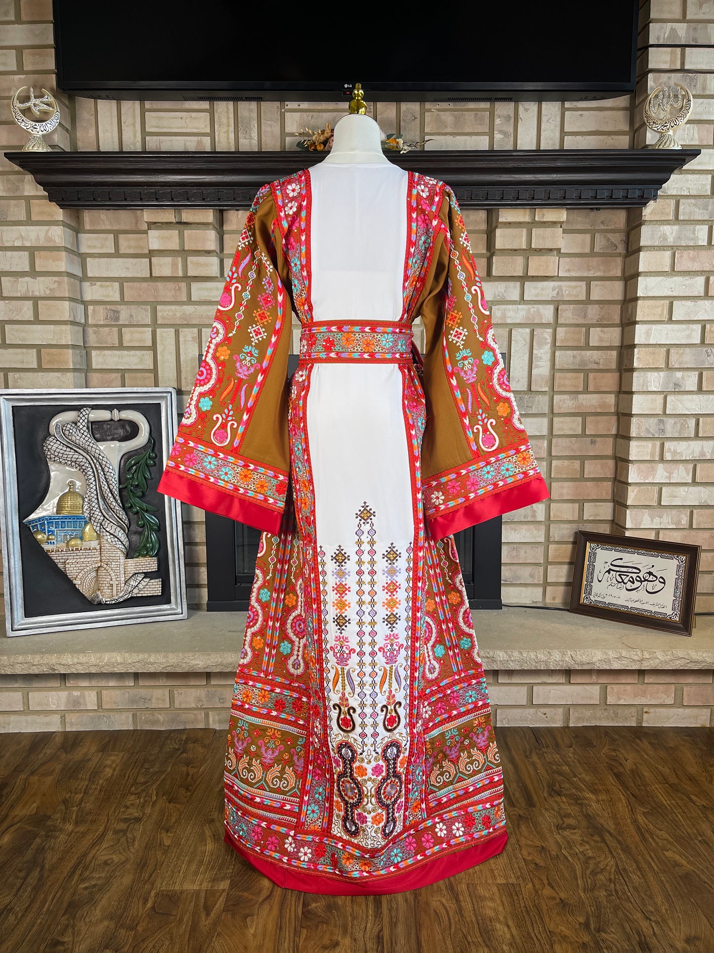 White/Ochre Malaka Thobe