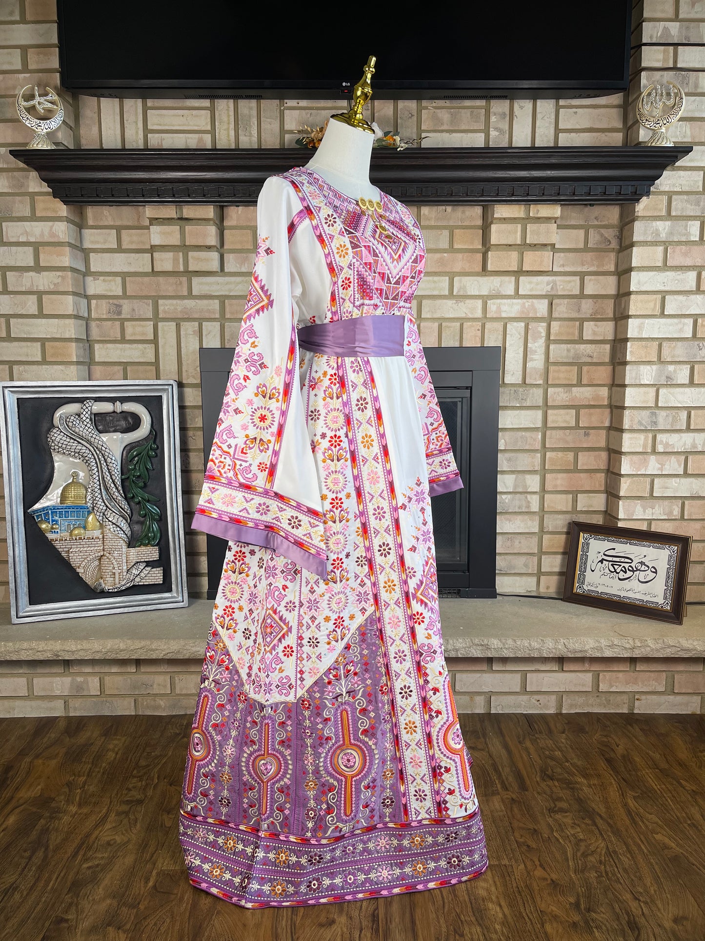 White/Purple Al-Karmil Thobe