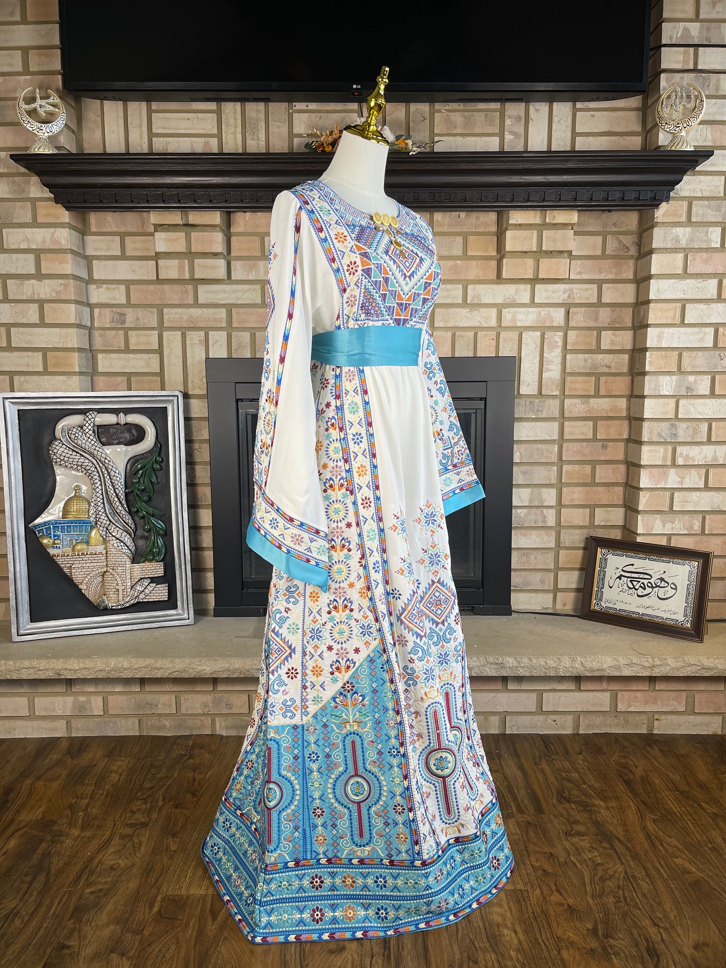 White/Baby Blue Al-Karmil Thobe