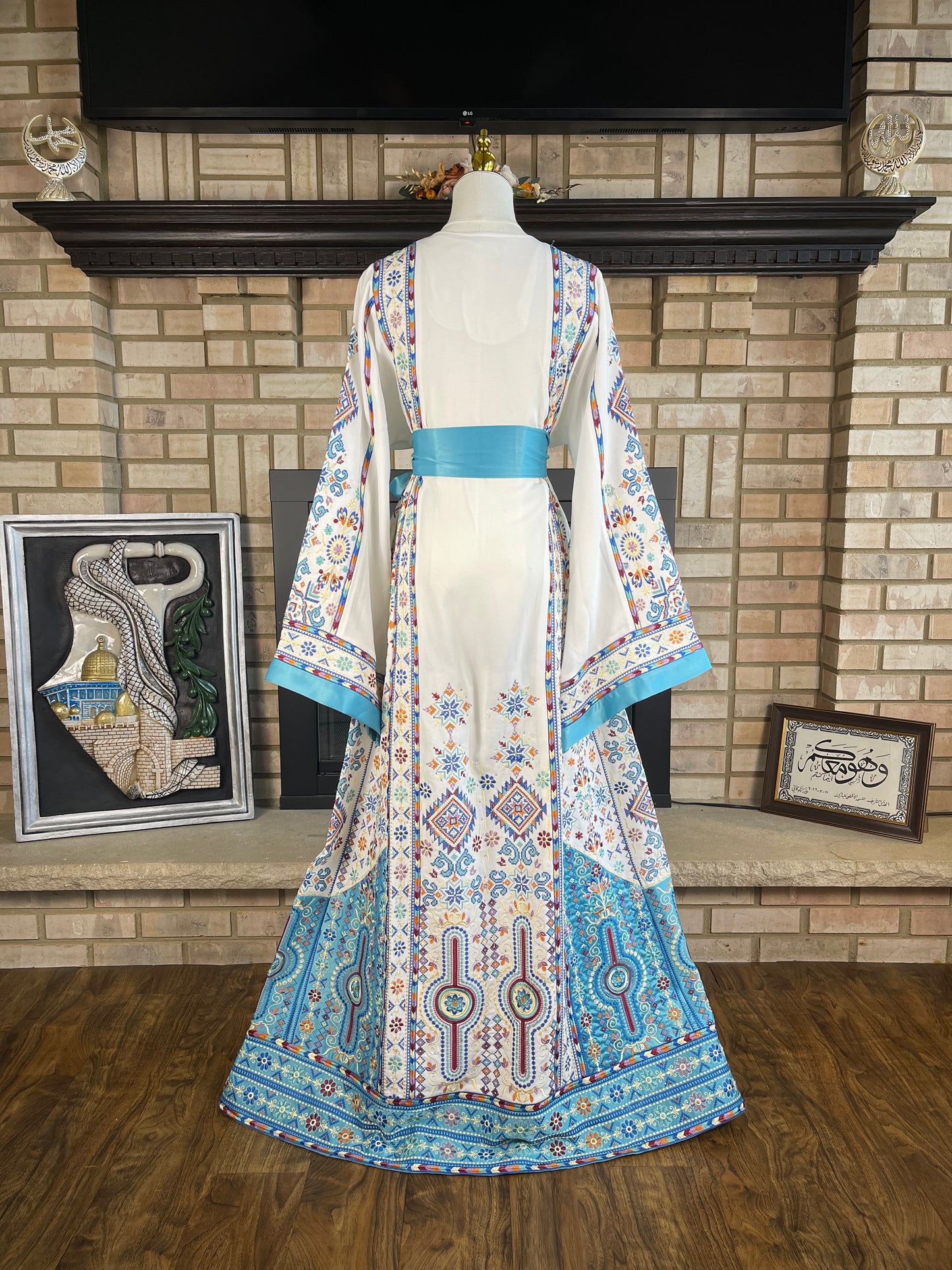 White/Baby Blue Al-Karmil Thobe