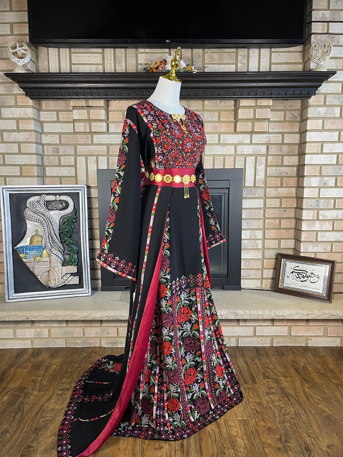 Black/Red Tulkarm's Bride Thobe