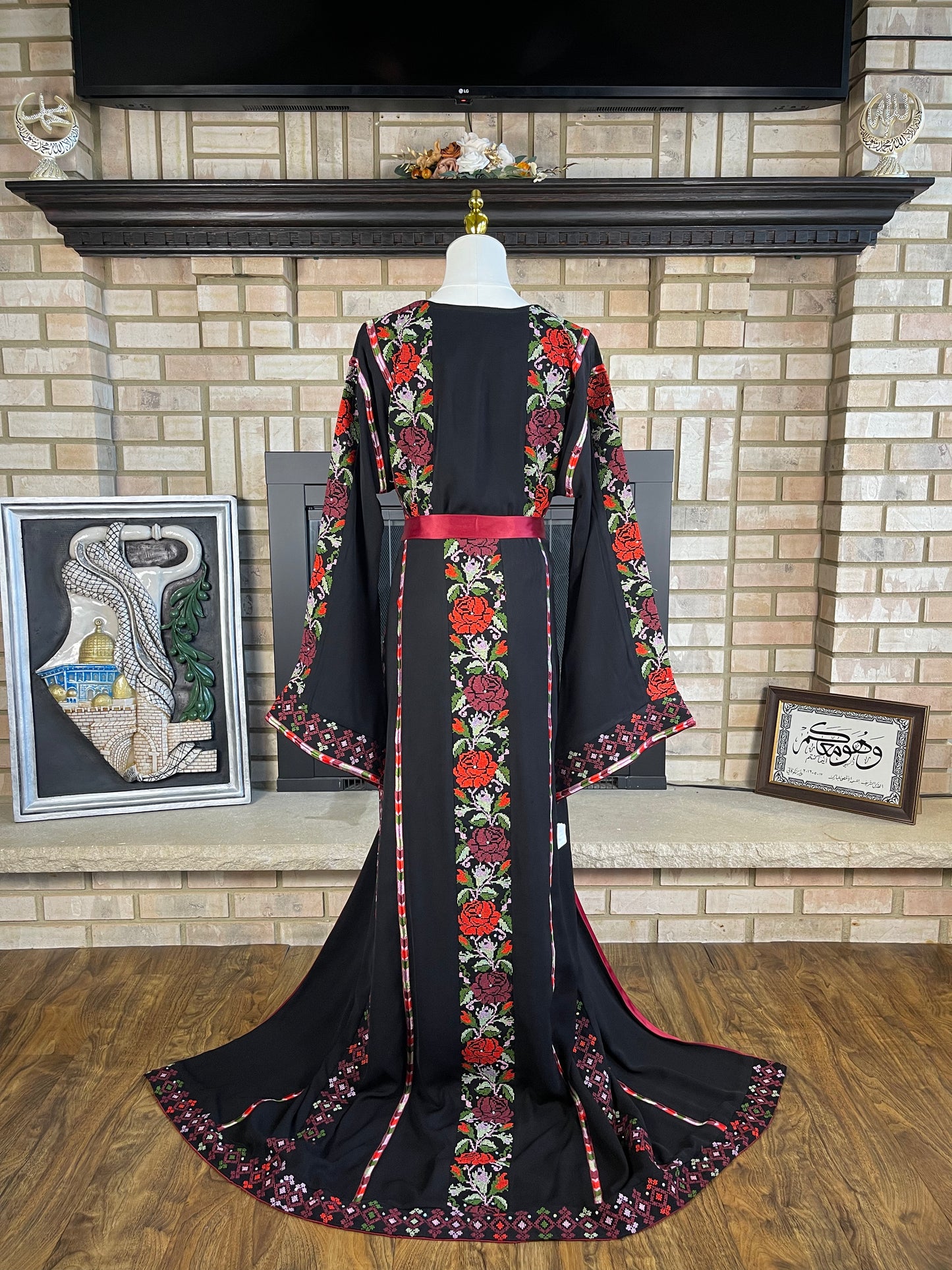 Black/Red Tulkarm's Bride Thobe