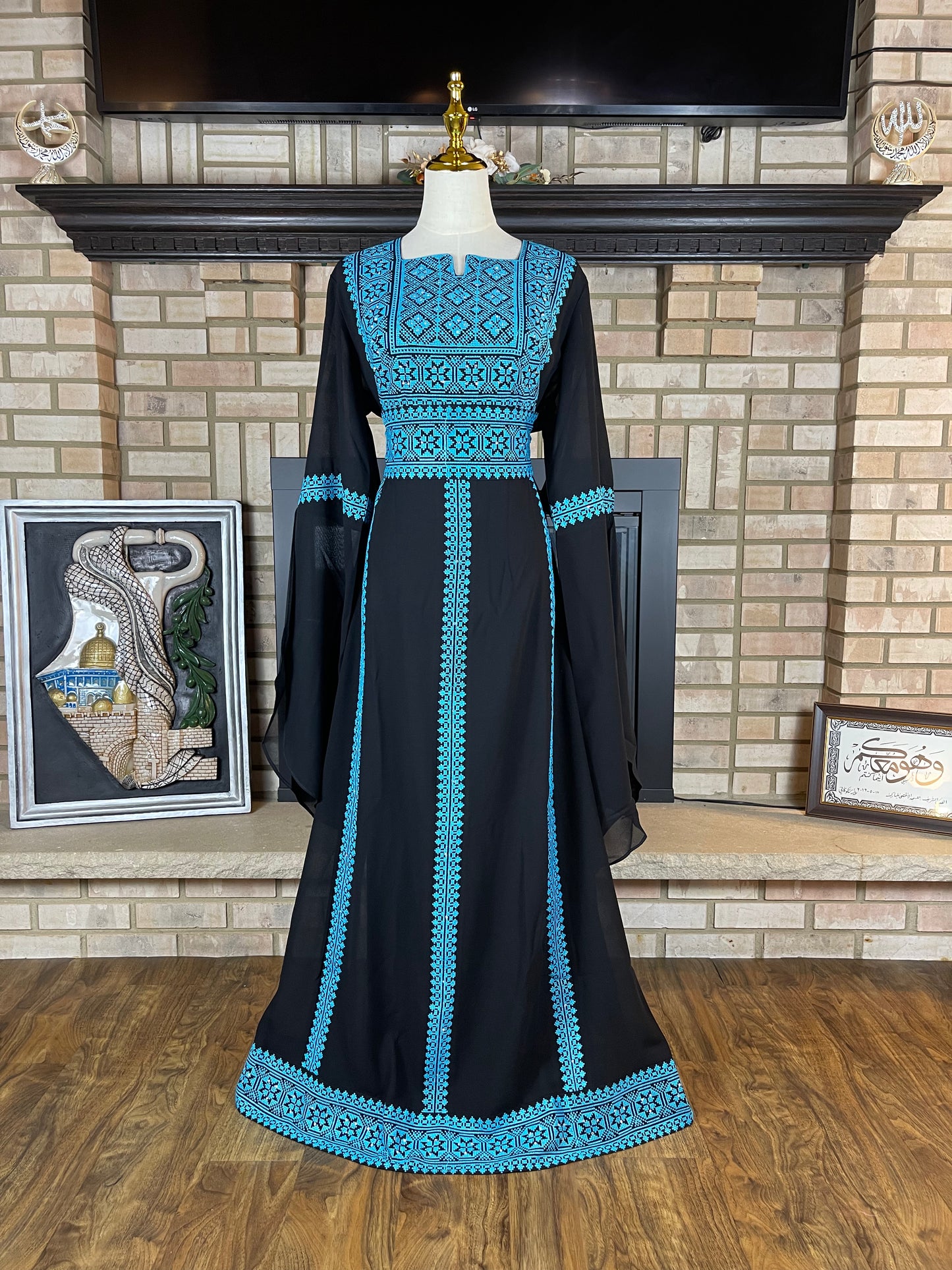Black/Baby Blue Tulkarm Thobe