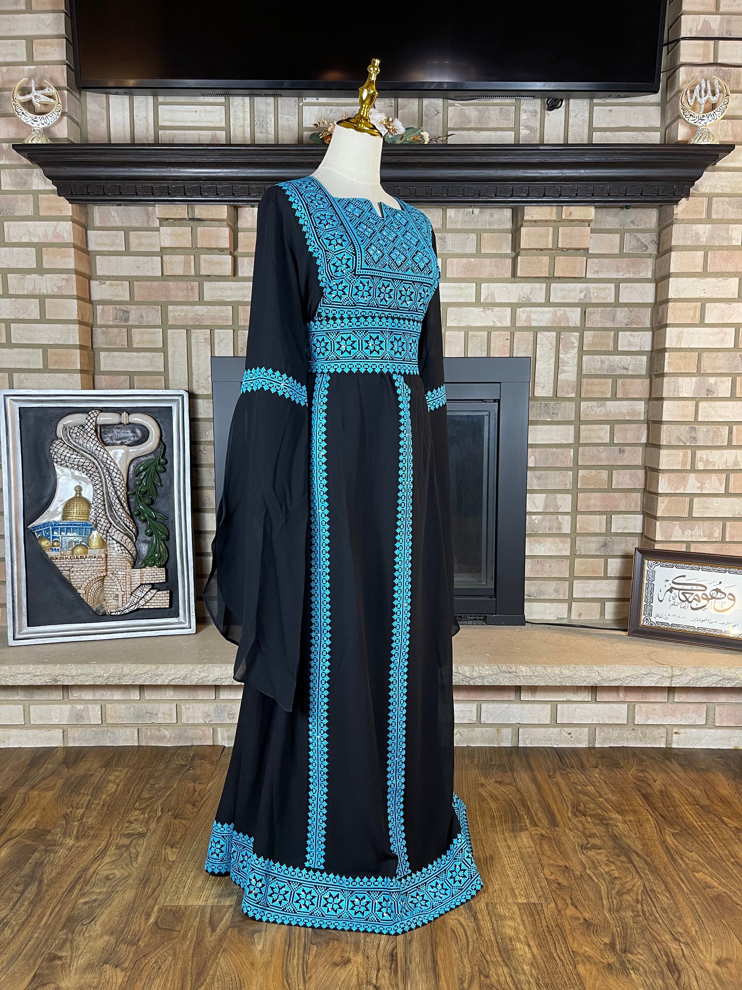 Black/Baby Blue Tulkarm Thobe