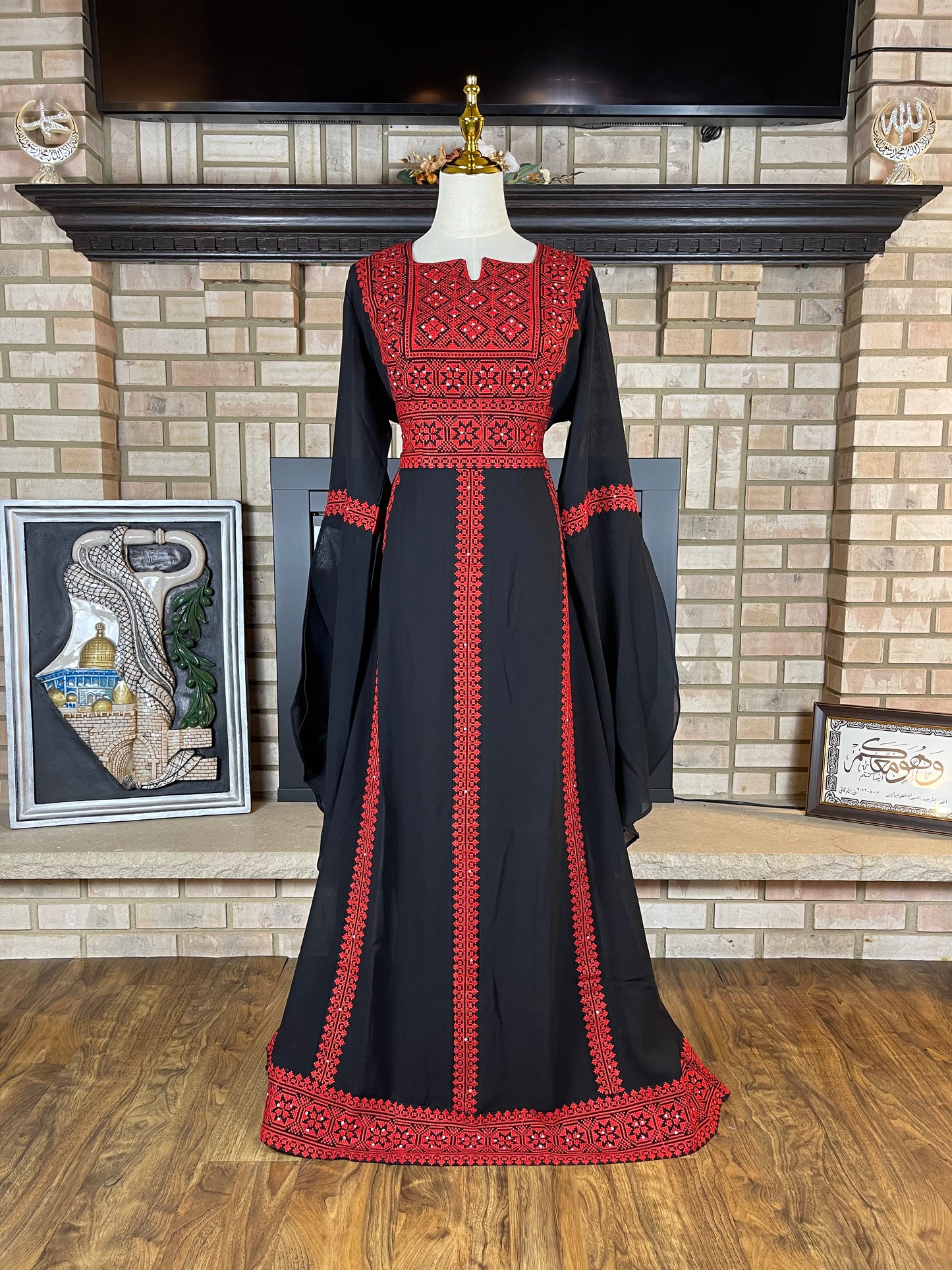 Black/Red Tulkarm Thobe