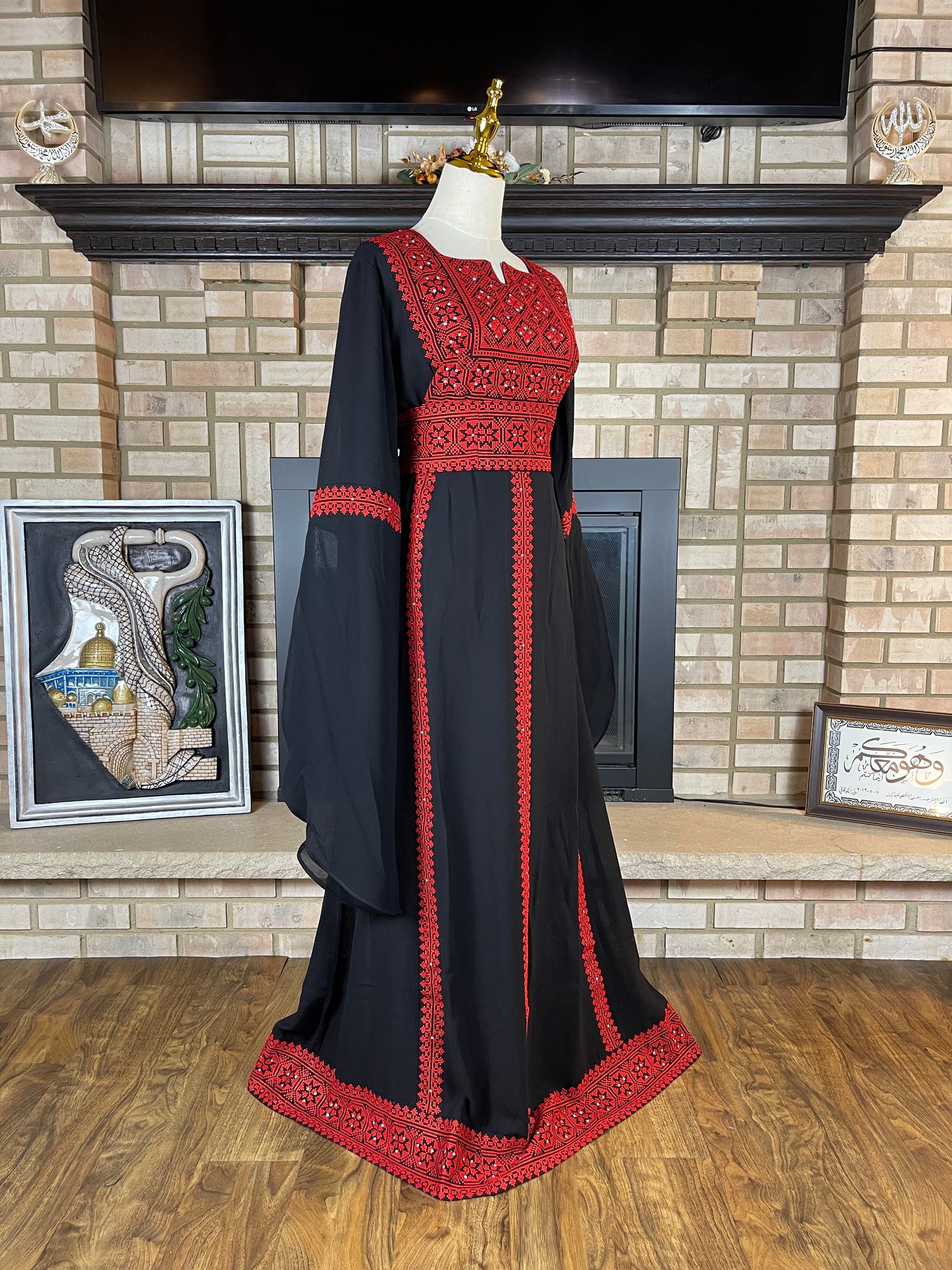 Black/Red Tulkarm Thobe