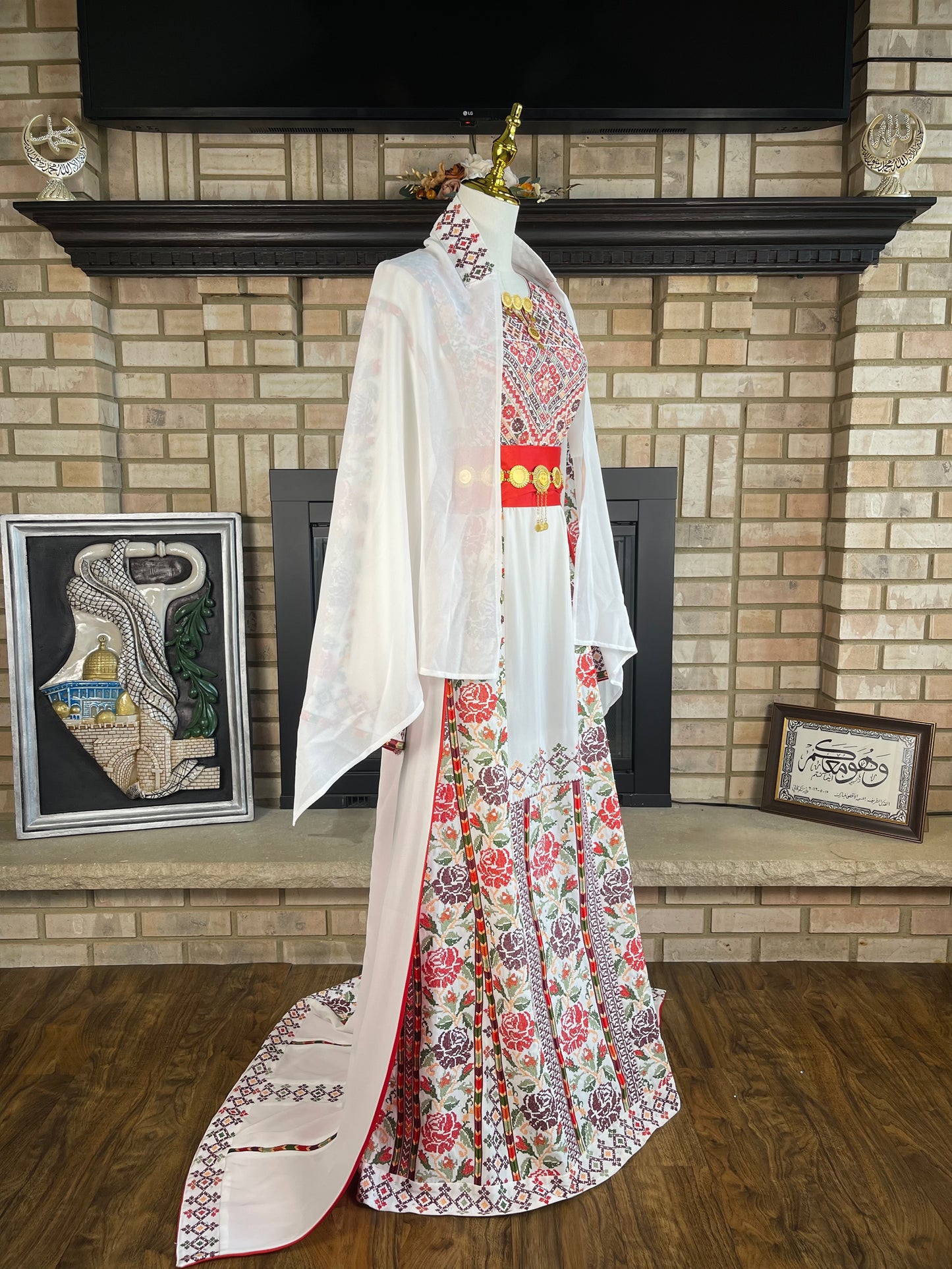 White/Red Tulkarm's Bride Thobe