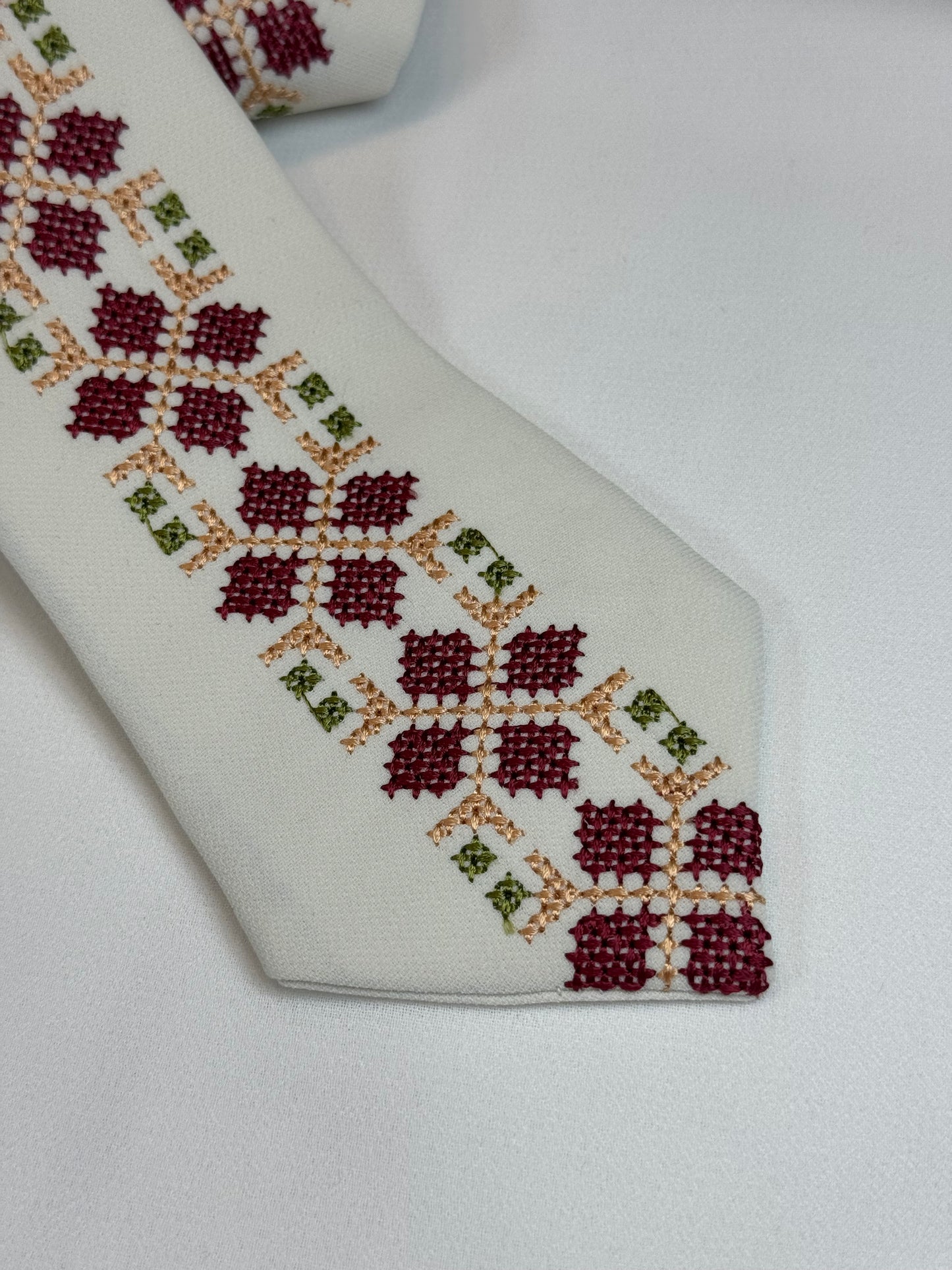 Cream Traditional Cross-Stitching Men's Tie