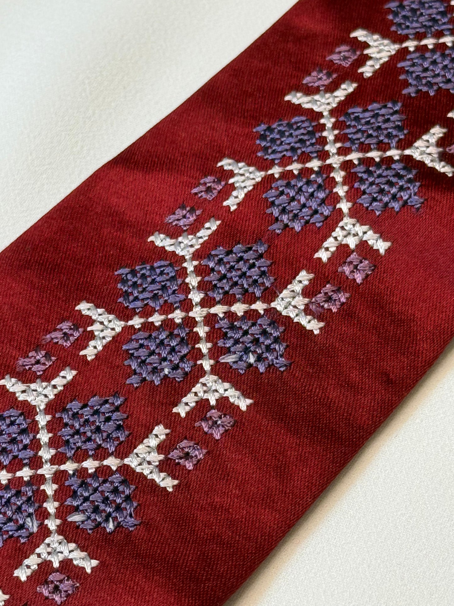 Maroon Traditional Cross-Stitching Men's Tie