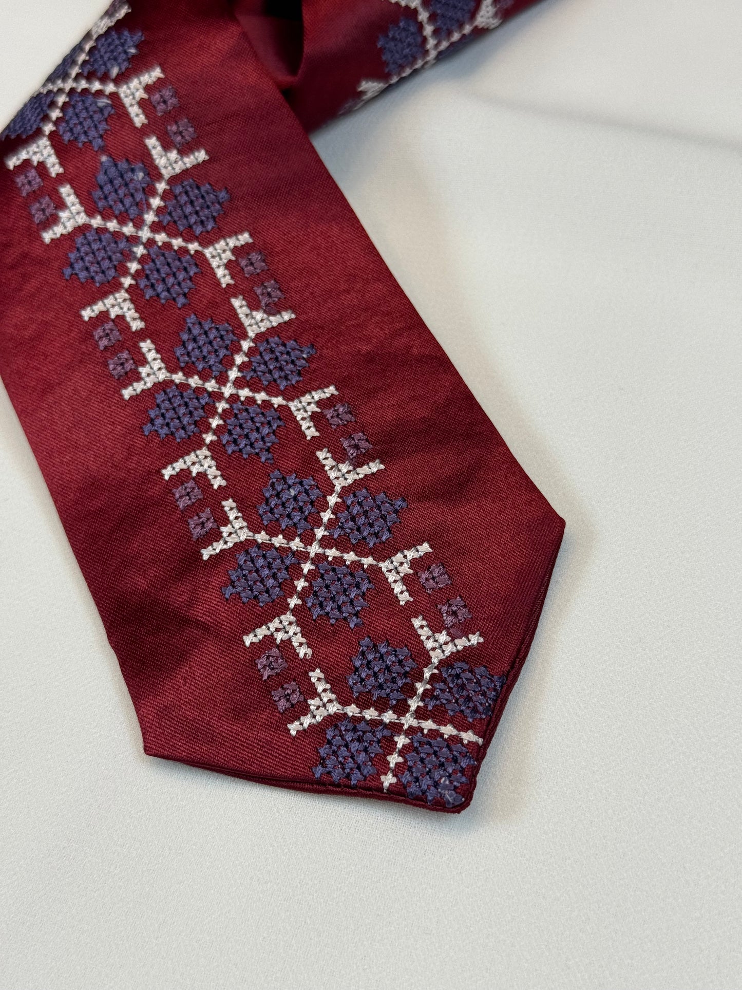 Maroon Traditional Cross-Stitching Men's Tie
