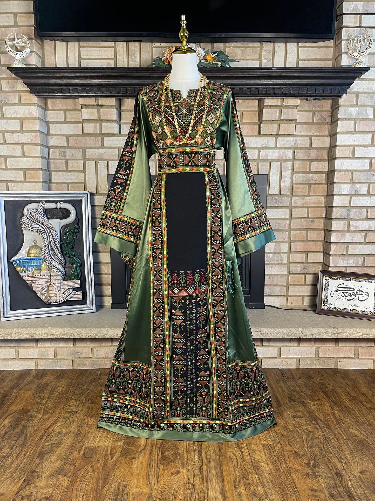 Black/Green Akka Thobe