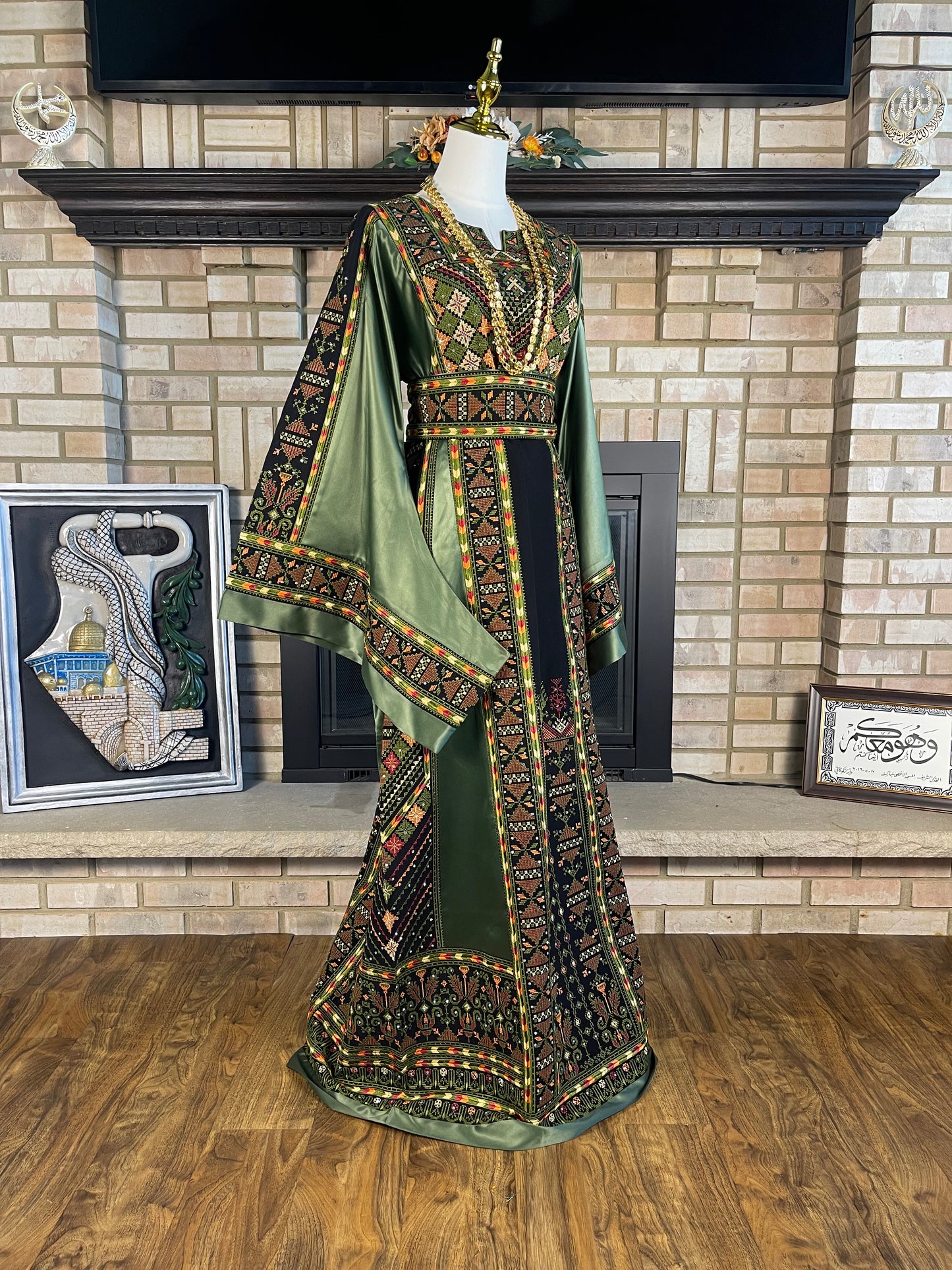 Black/Green Akka Thobe