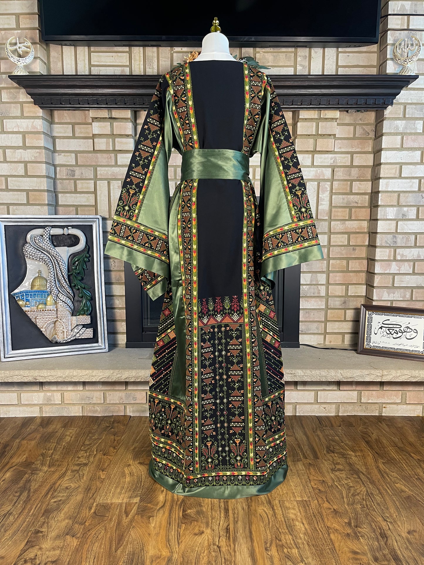 Black/Green Akka Thobe