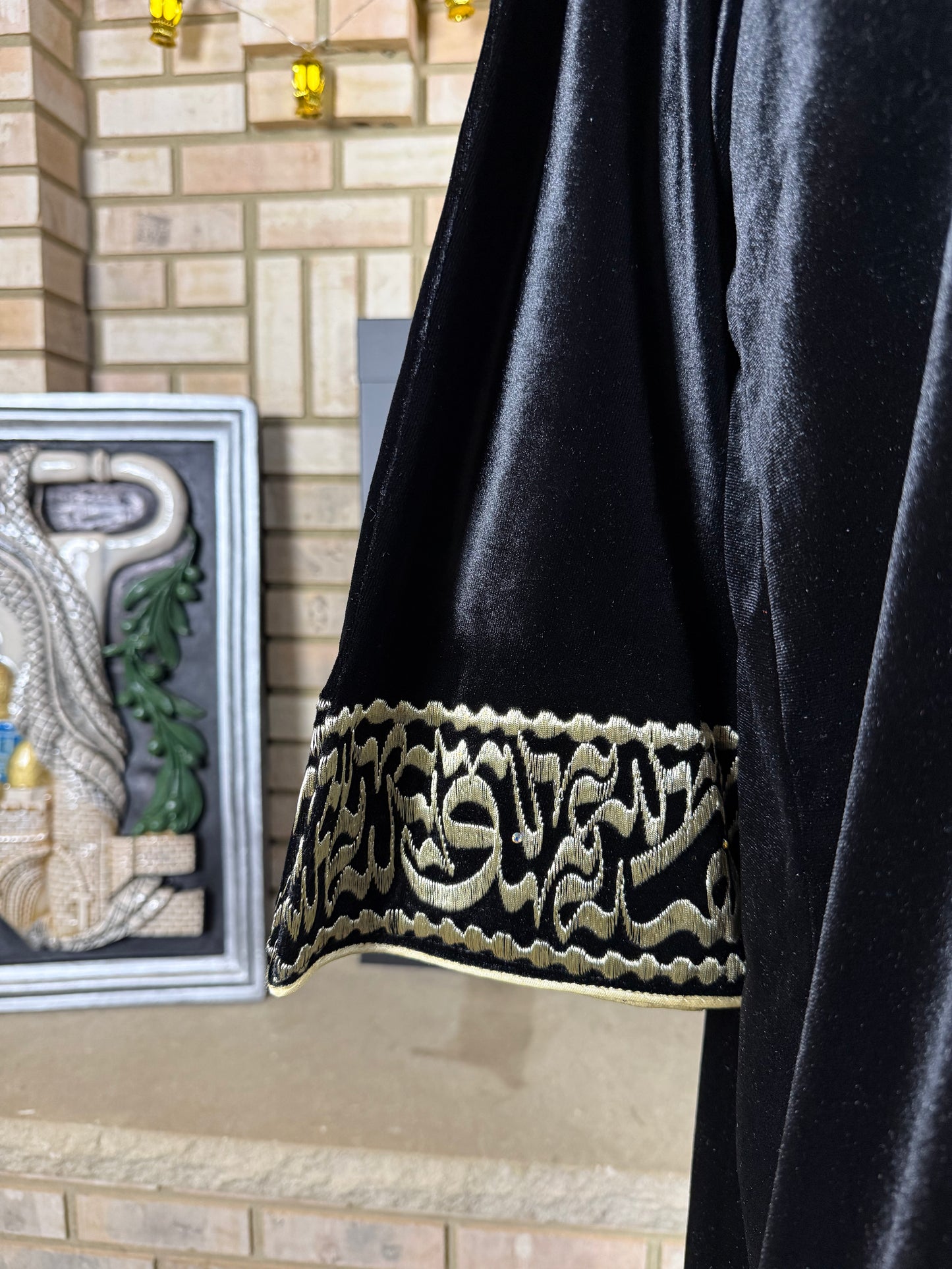 Velvet Black Calligraphy Besht