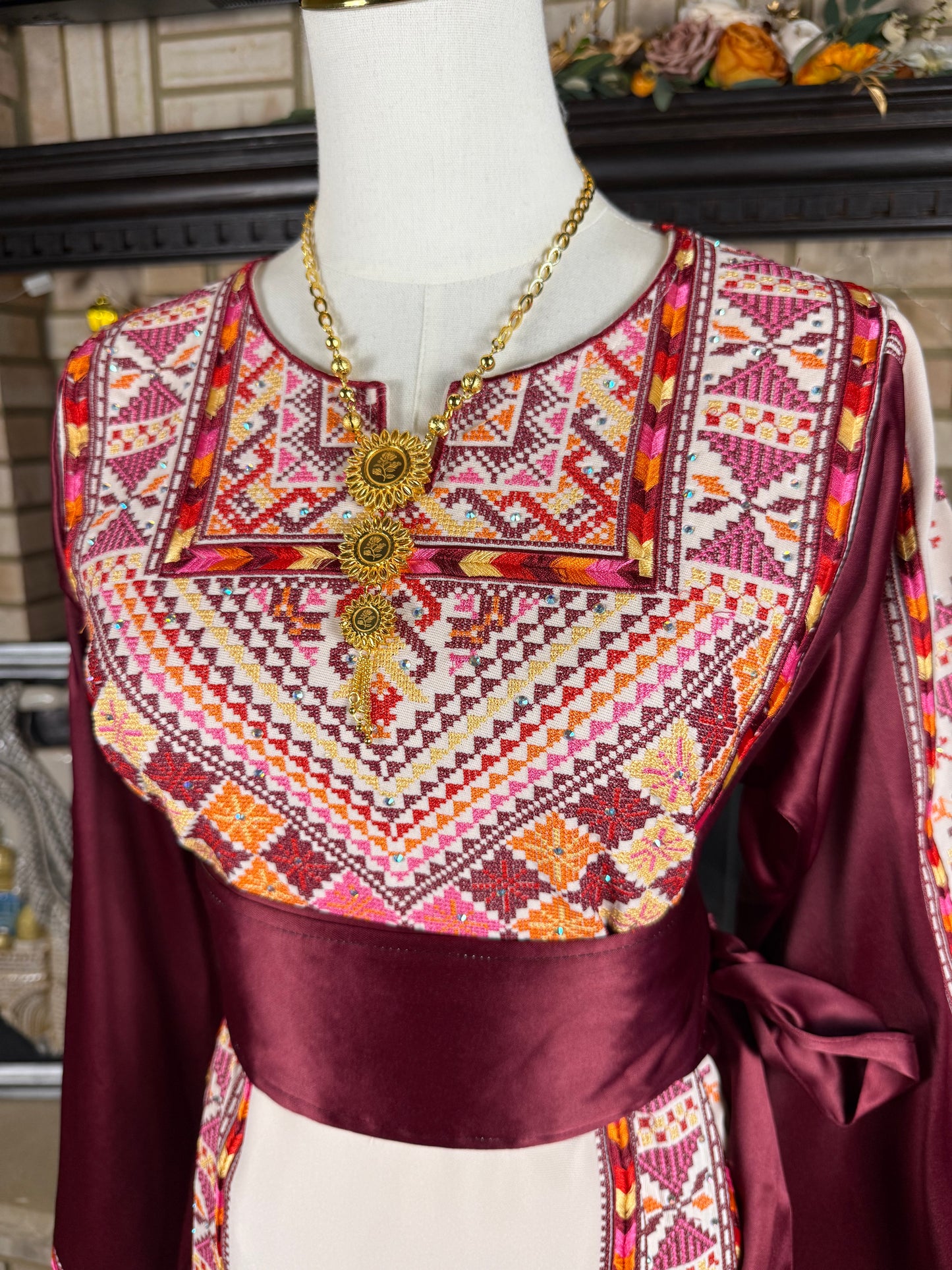 Cream/Pink Akka Thobe