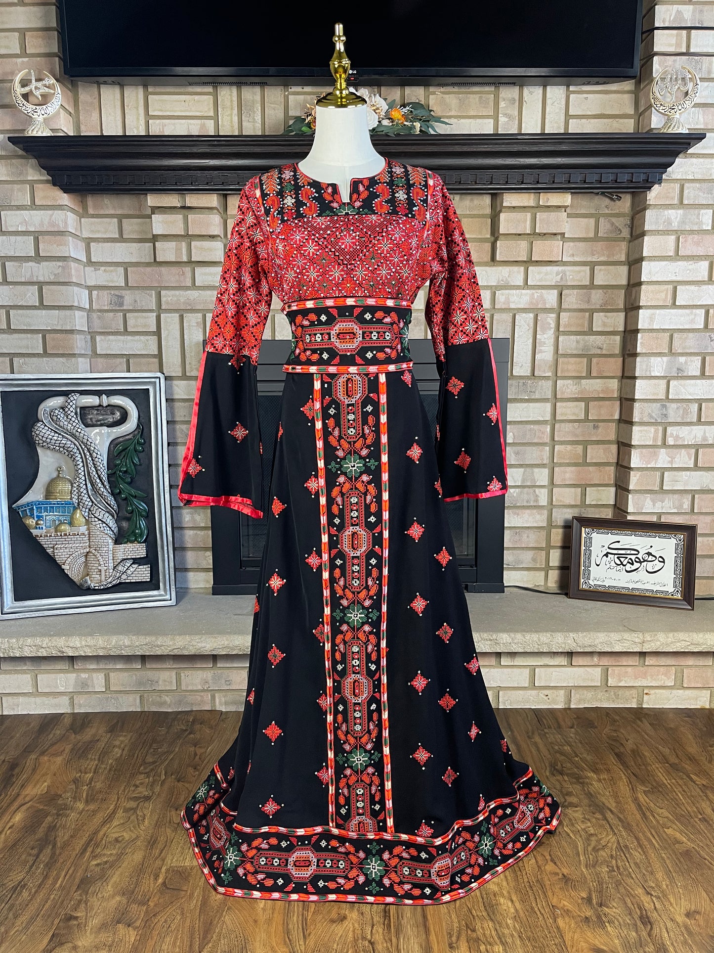 Black/Red Shu'fat Thobe