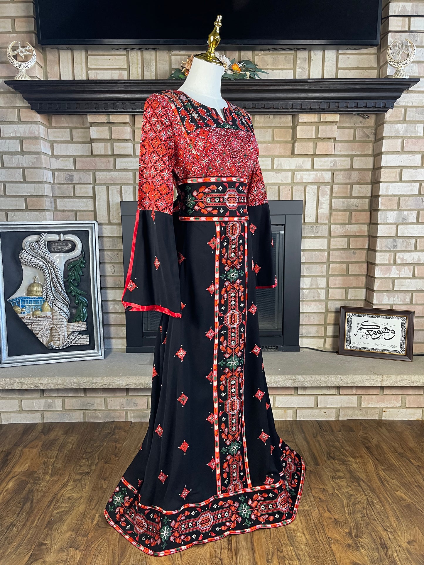 Black/Red Shu'fat Thobe