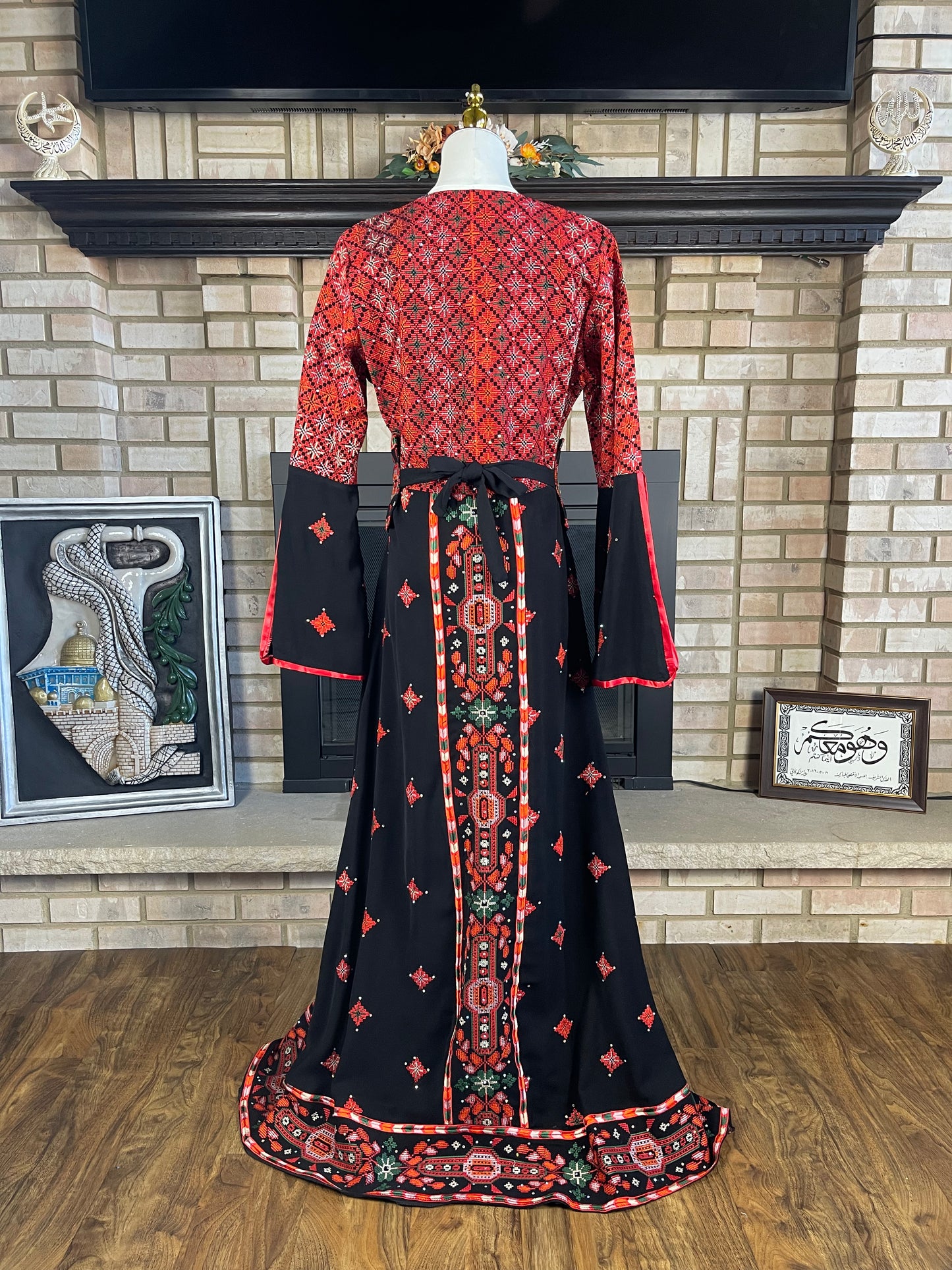 Black/Red Shu'fat Thobe