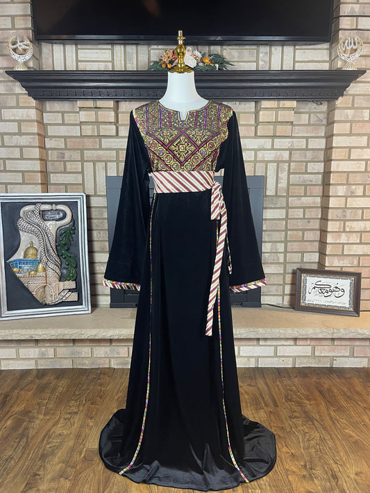 Black/Gold Velvet Saya Thobe