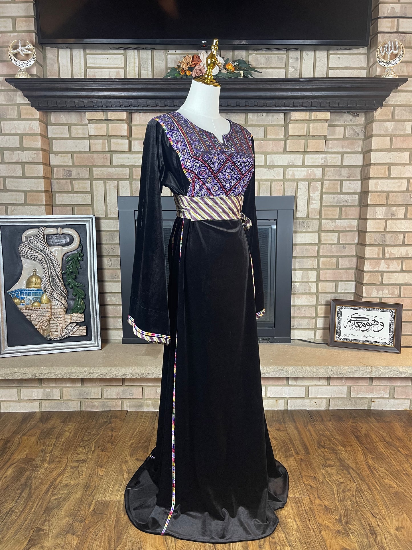 Black/Purple Velvet Saya Thobe