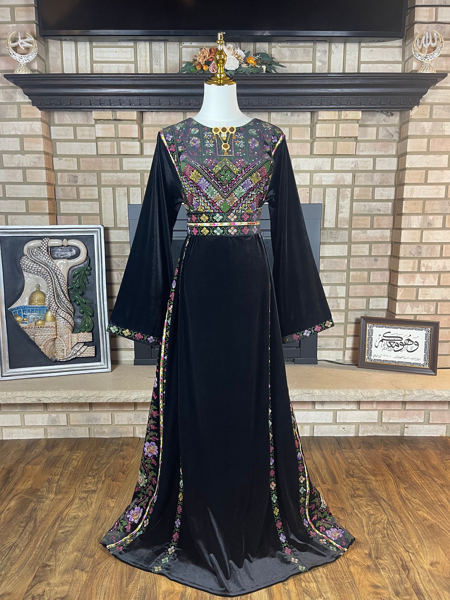 Black Velvet Silwan Thobe
