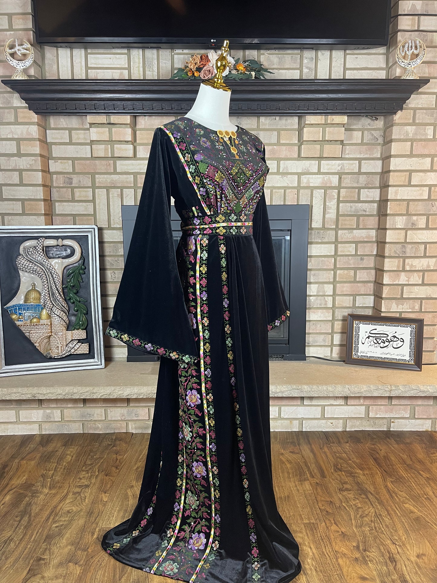 Black Velvet Silwan Thobe