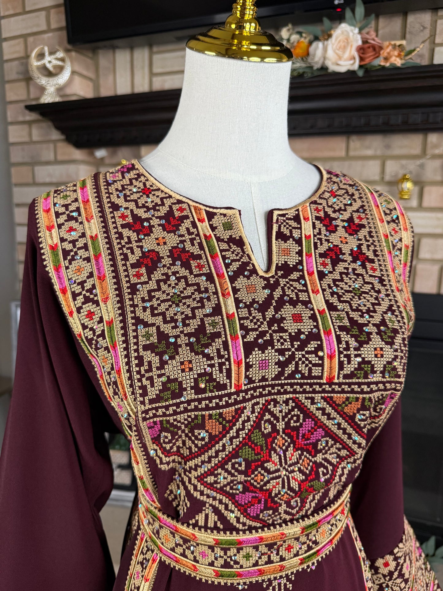 Maroon Silwad Thobe