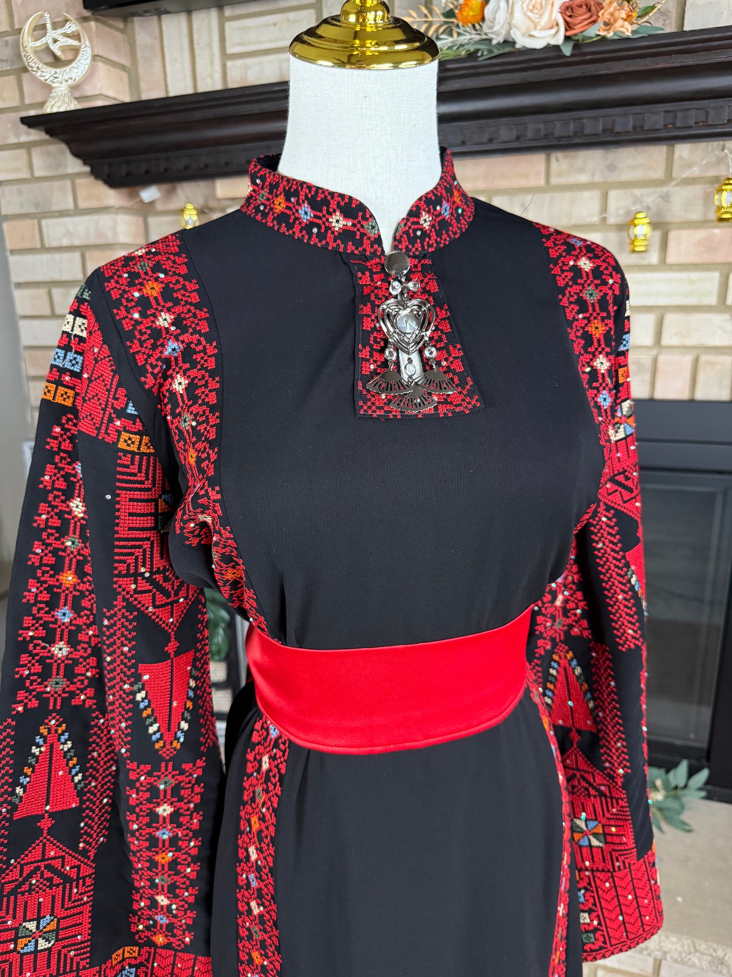 Black/Red Chiffon Thobe