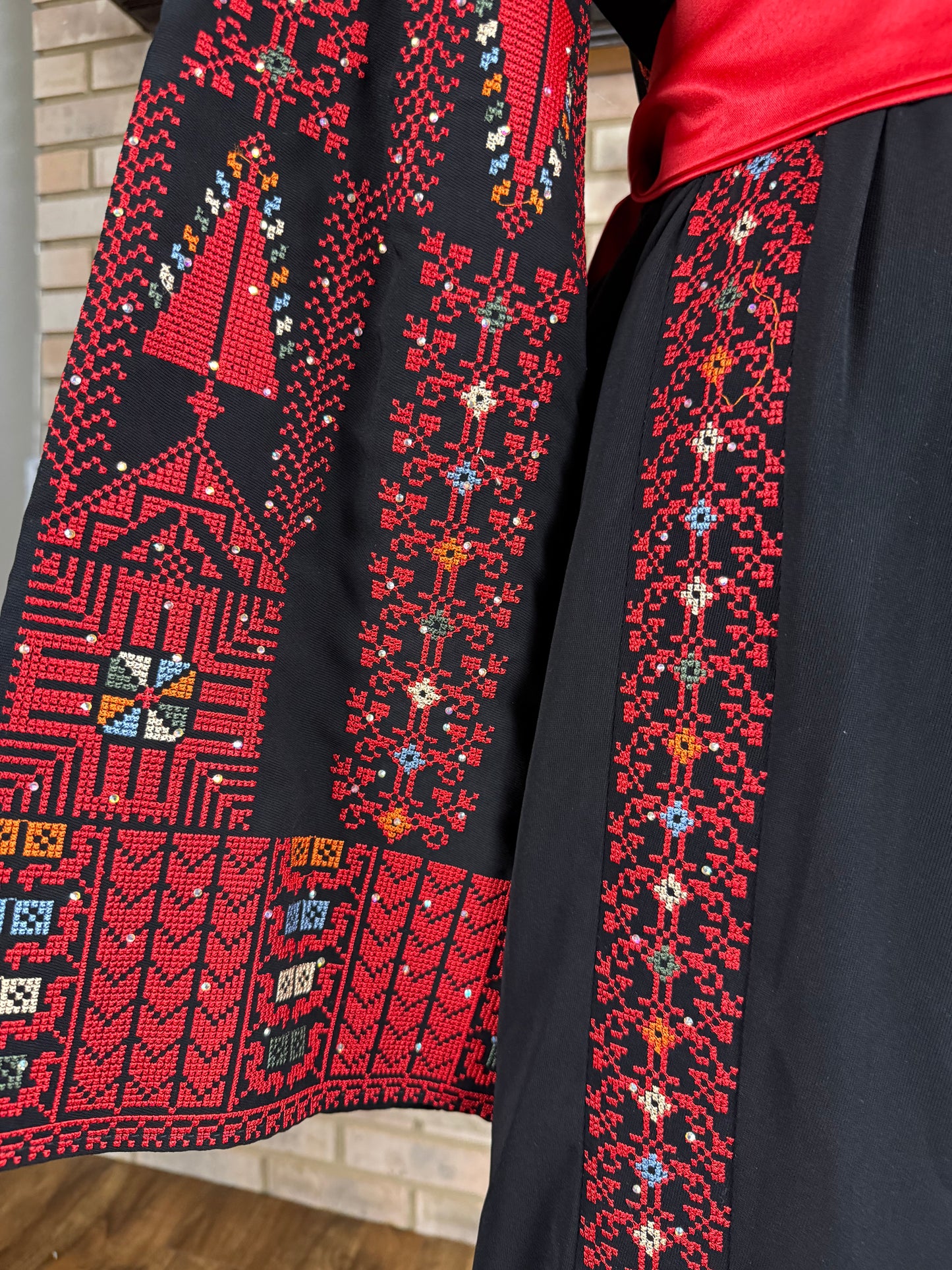Black/Red Chiffon Thobe