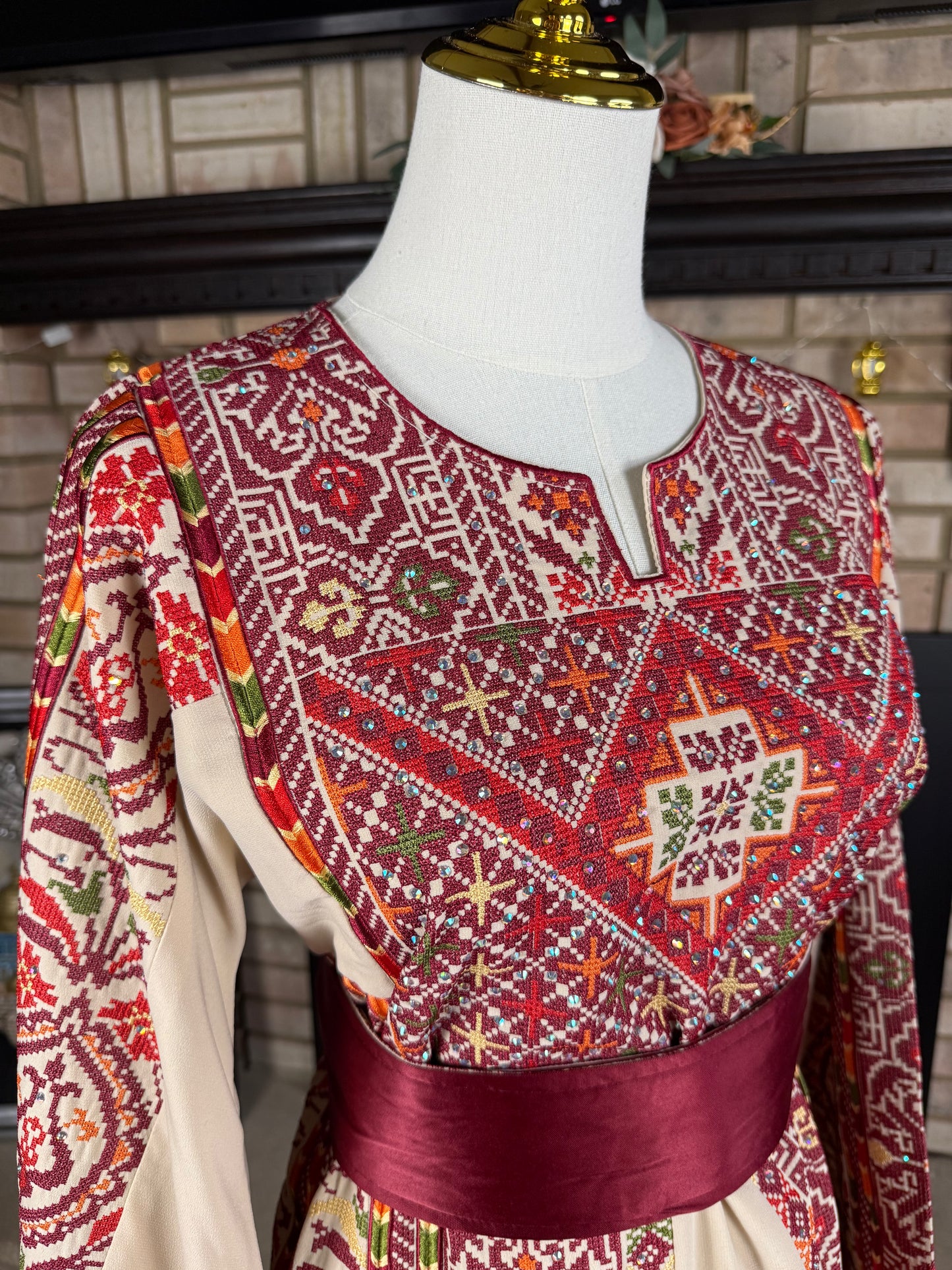 Cream/Burgundy Beit Lahia Thobe