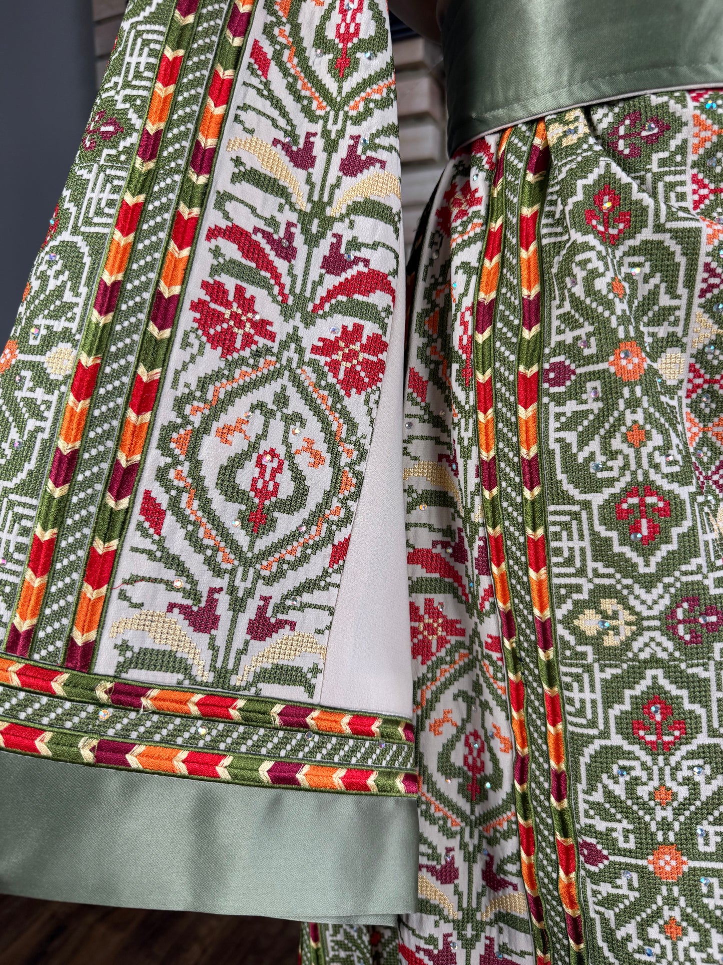 Cream/Green Beit Lahia Thobe