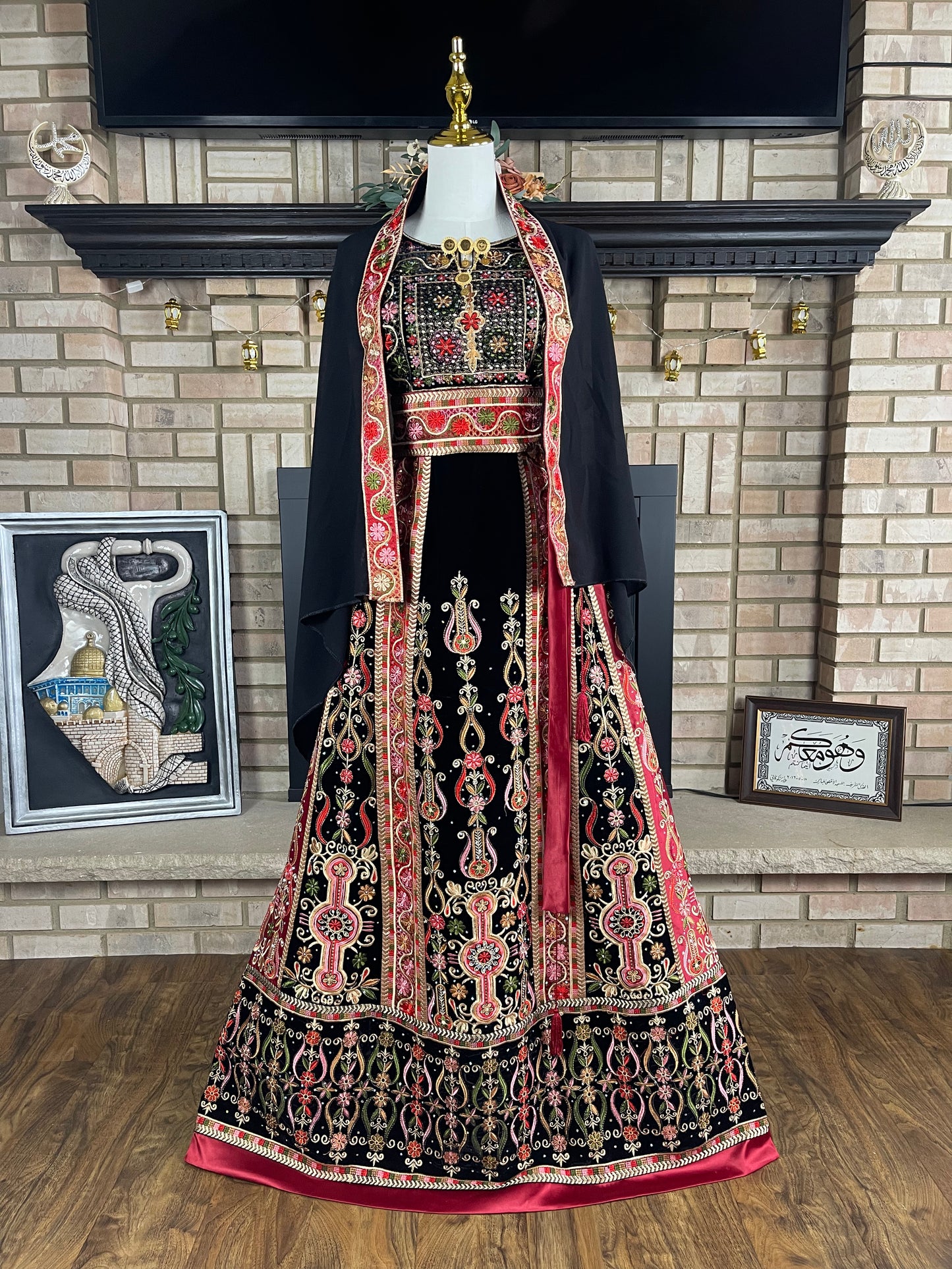 Black/Red Velvet & Satin Malaka Thobe