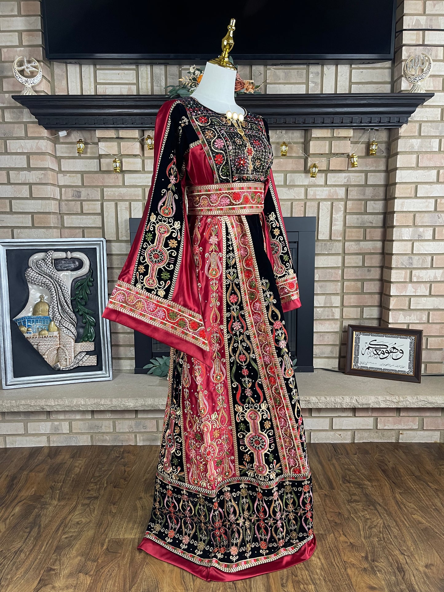 Black/Red Velvet & Satin Malaka Thobe
