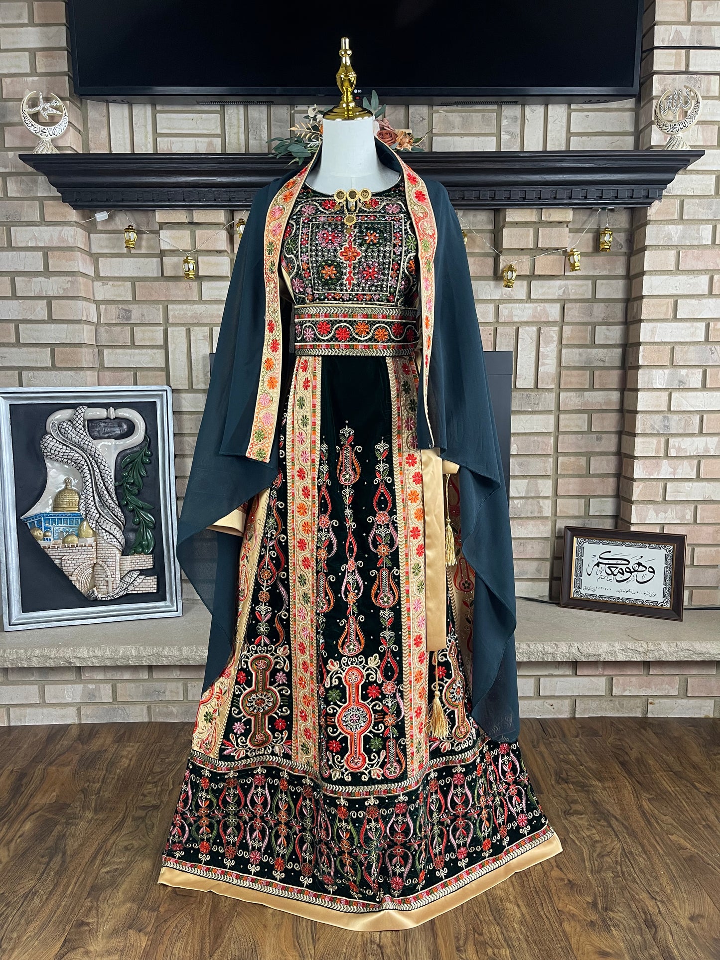 Deep Green/Gold Velvet & Satin Malaka Thobe