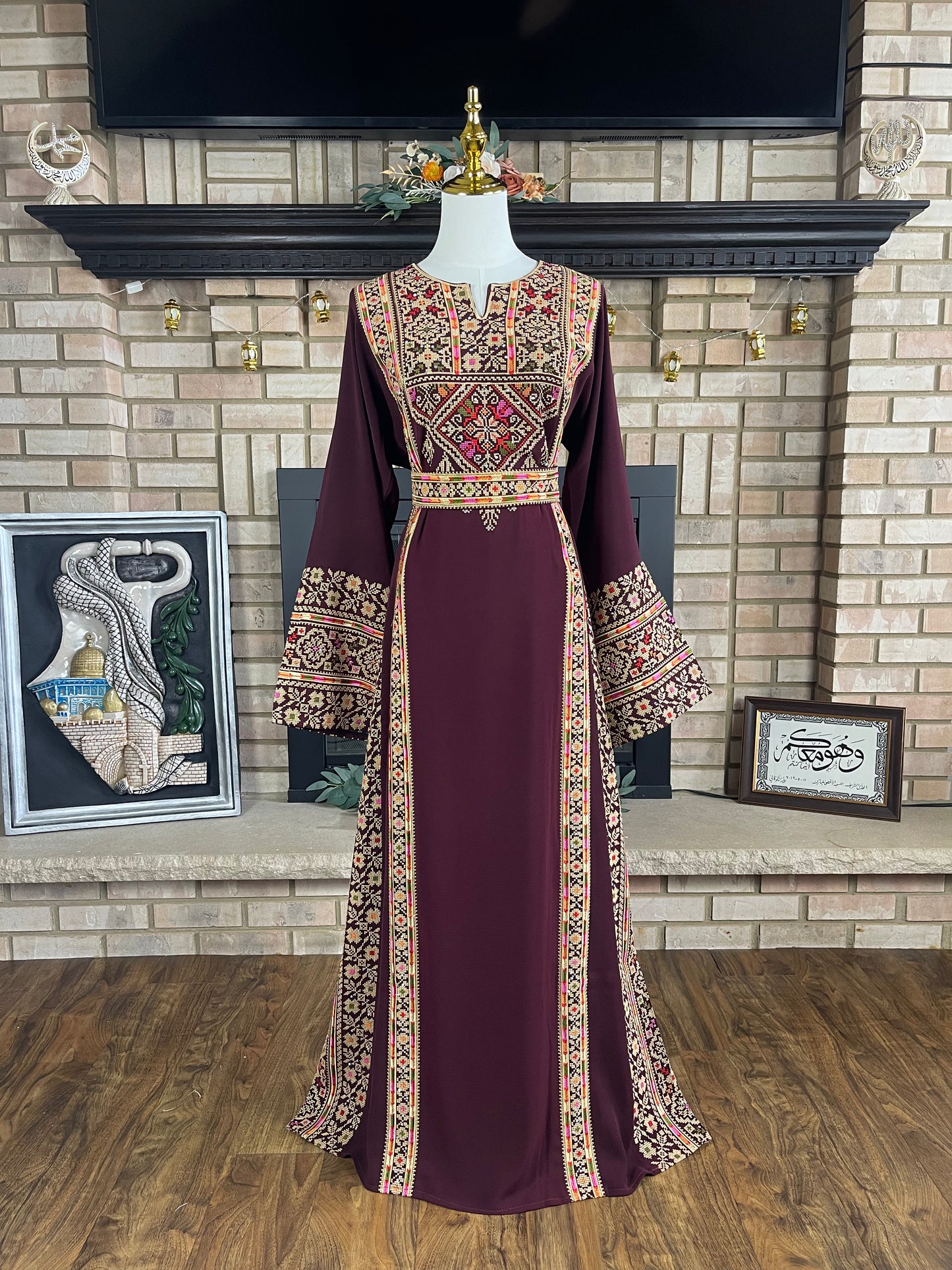 Maroon Silwad Thobe
