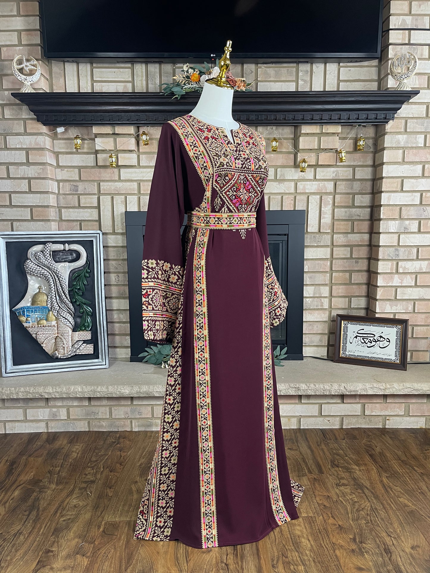 Maroon Silwad Thobe