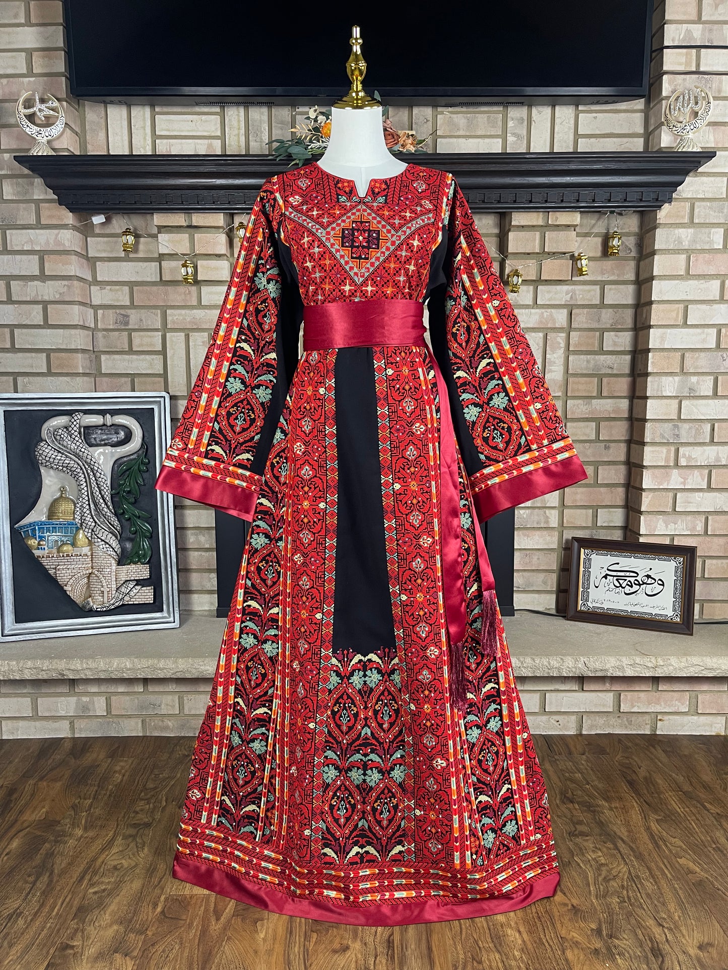 Black/Red Beit Lahia Thobe