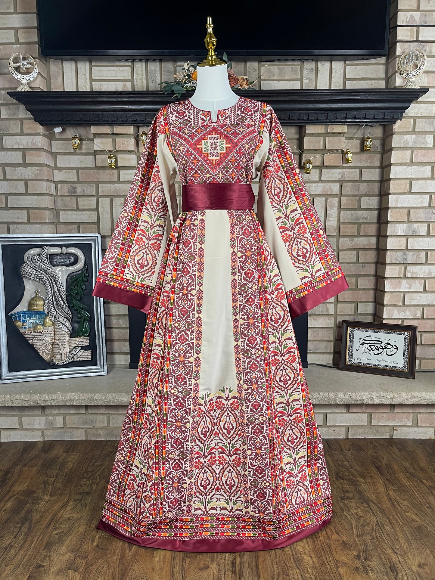 Cream/Burgundy Beit Lahia Thobe