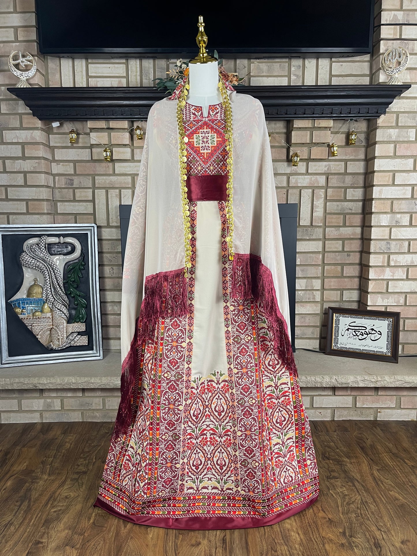 Cream/Burgundy Beit Lahia Thobe