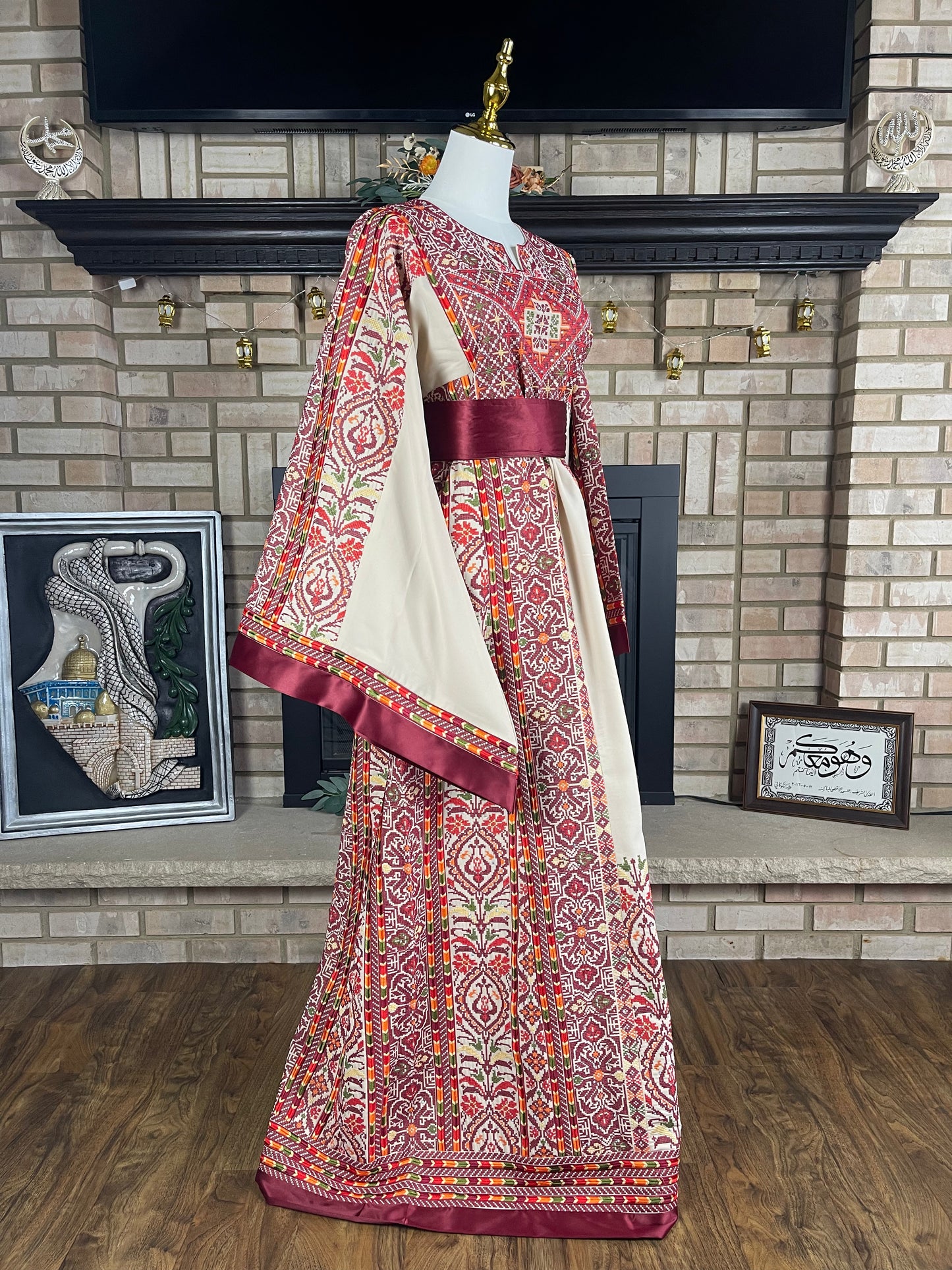 Cream/Burgundy Beit Lahia Thobe
