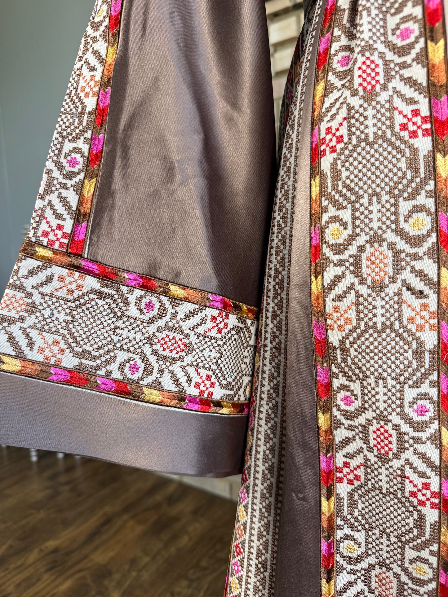 Cream/Brown Bayt Dajan Thobe