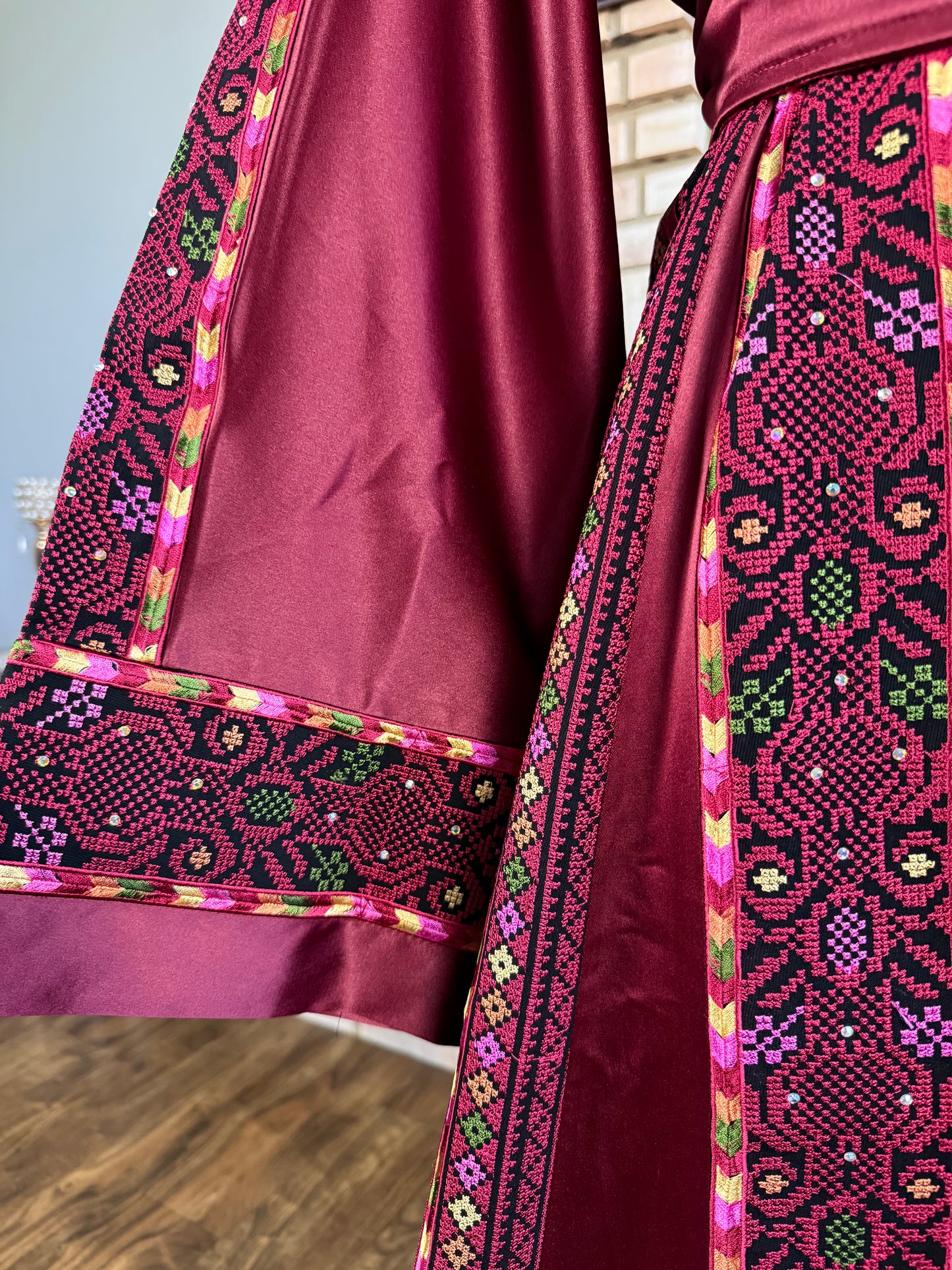 Black/Burgundy Bayt Dajan Thobe