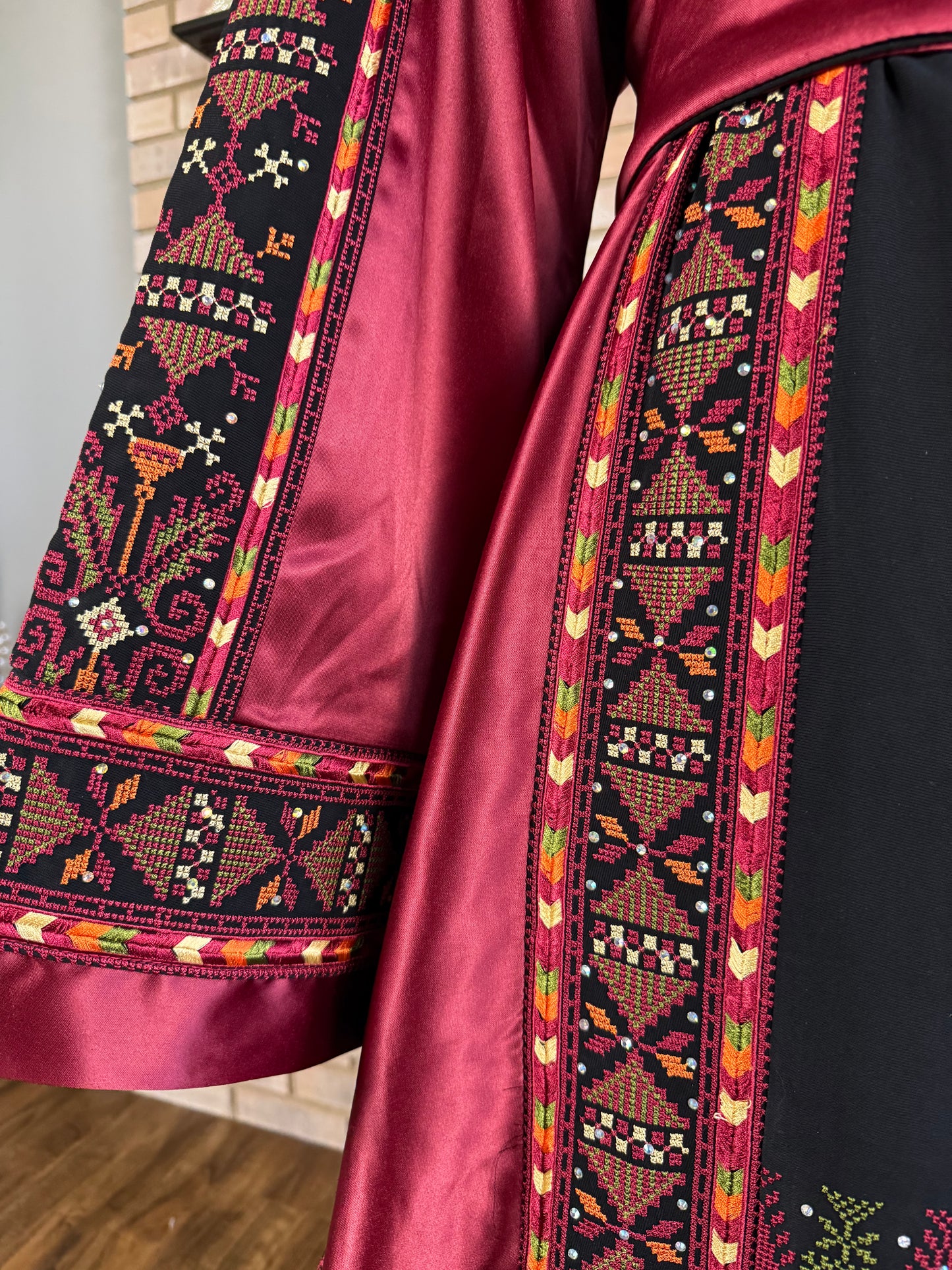 Black/Burgundy Akka Thobe & Headpiece
