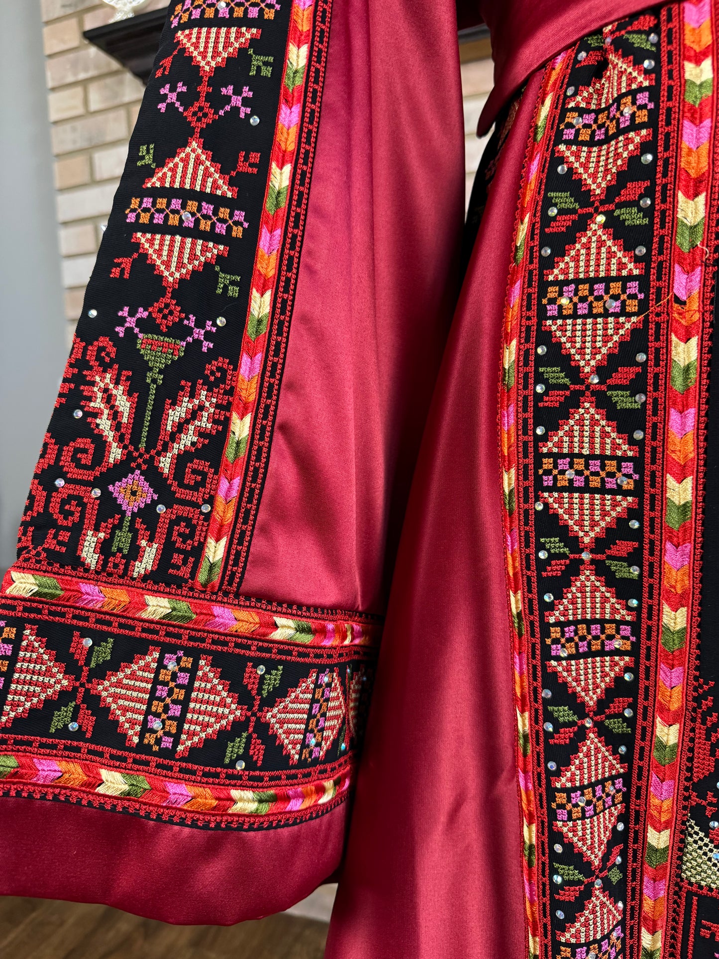 Black/Red Akka Thobe & Headpiece