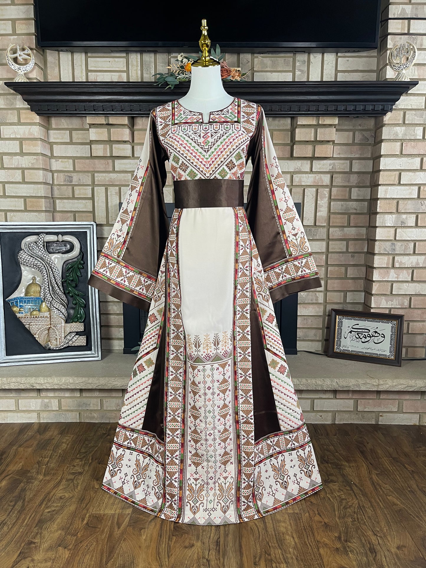 Cream/Brown Akka Thobe